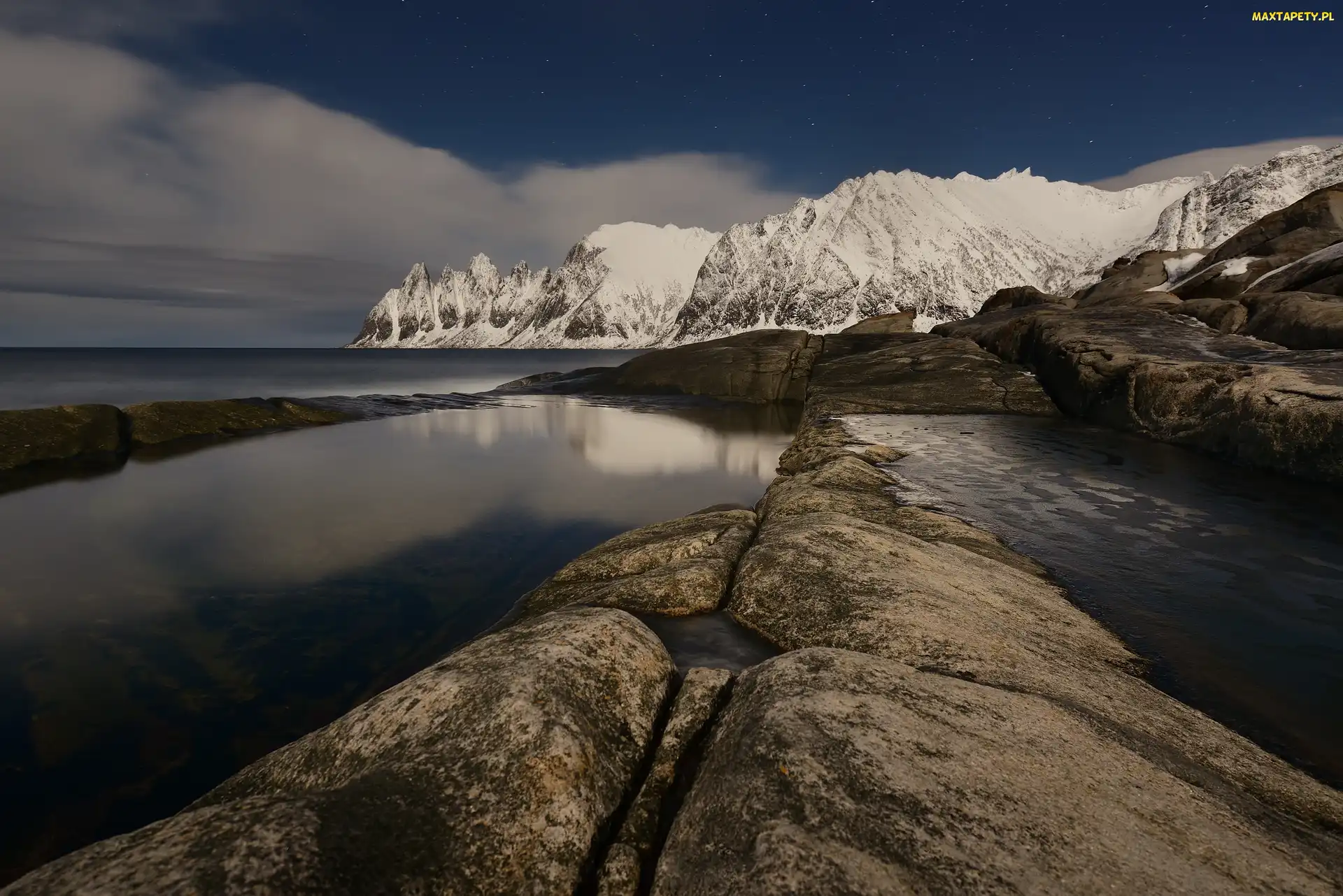 Norwegia, Wyspa Senja, Skały, Morze, Ośnieżone, Góry