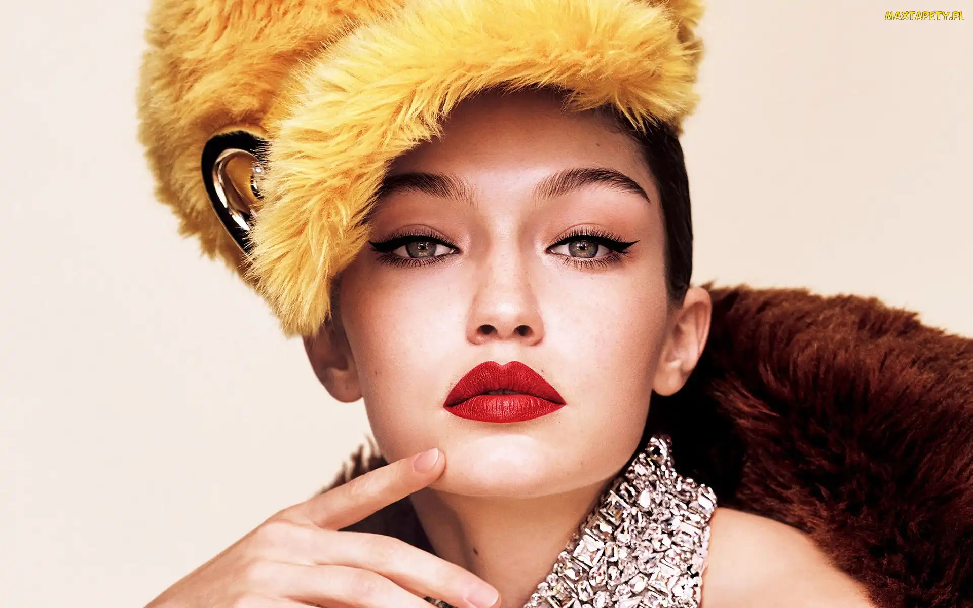 Czapka, Żółta, Dziewczyna, Biżuteria, Makijaż, Gigi Hadid, Modelka