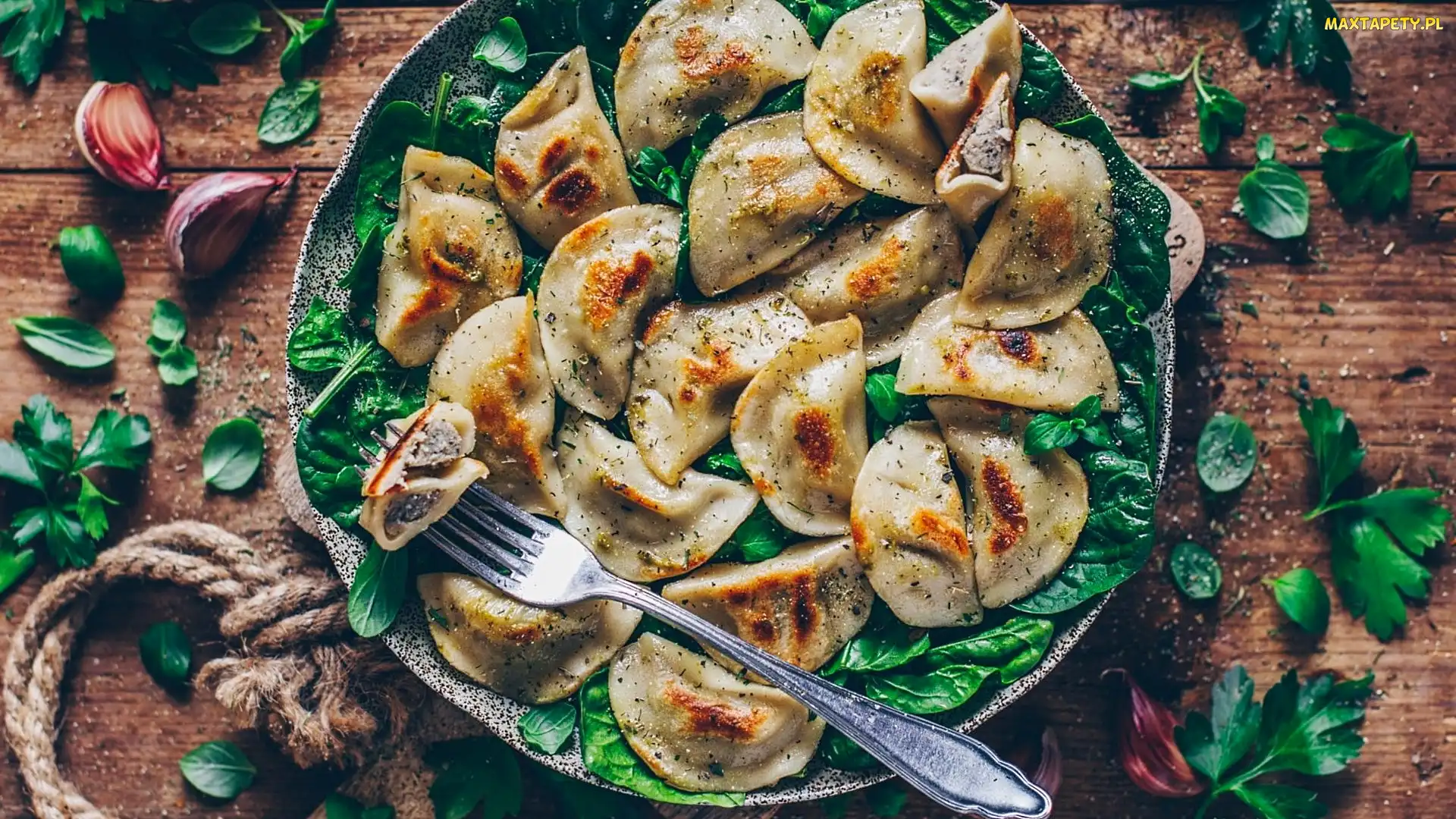 Pierogi, Zielenina, Czosnek, Widelec, Talerz