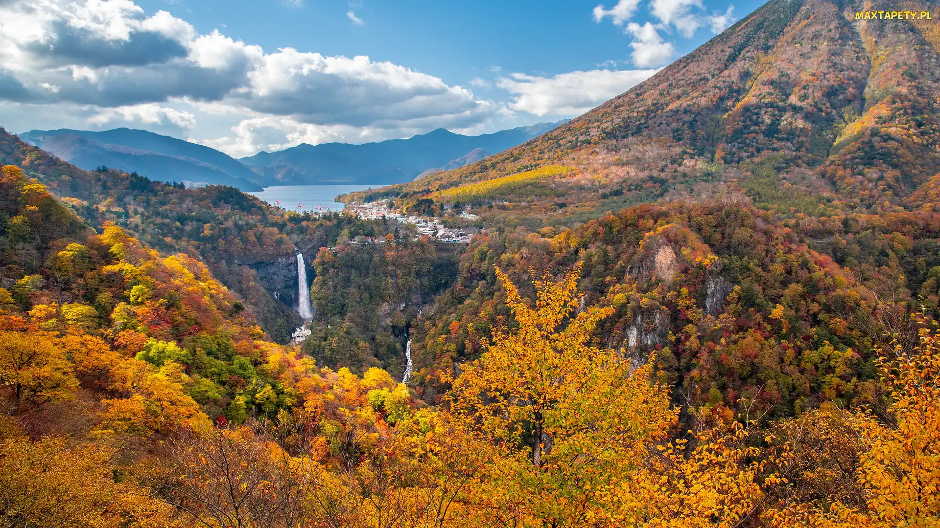Góra Nantai, Drzewa, Góry, Park Narodowy Nikko, Japonia, Prefektura Tochigi, Jesień, Honsiu, Jezioro Chuzenji