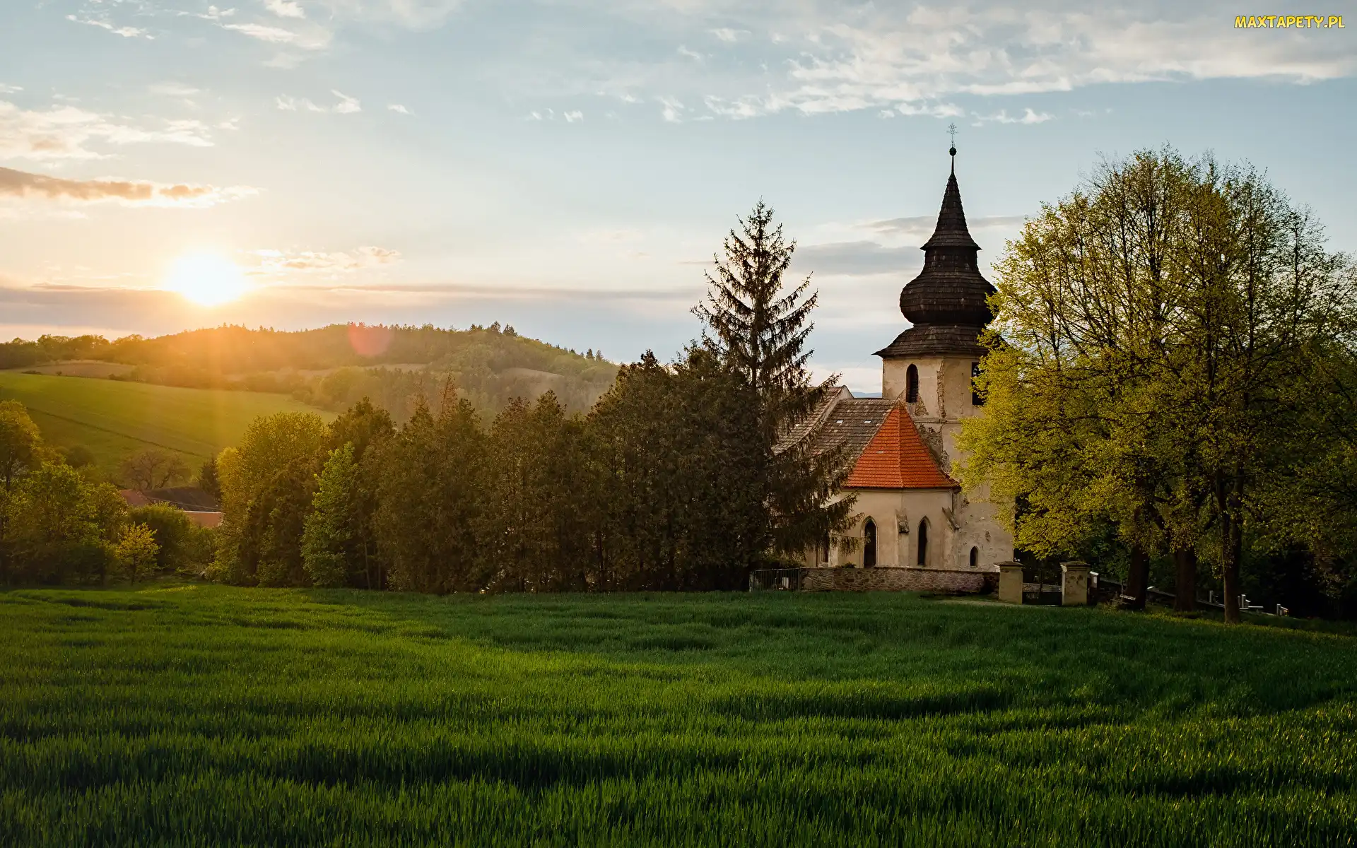 Kościół, Wzgórze, Trawa, Drzewa, Wschód słońca