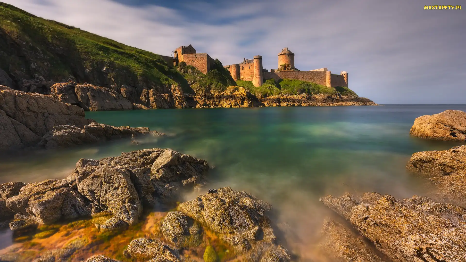 Francja, Skały, Castle of the Rock Goyon, Chmury, Morze, Fort la Latte, Bretania, Zatoka Saint Malo, Zamek