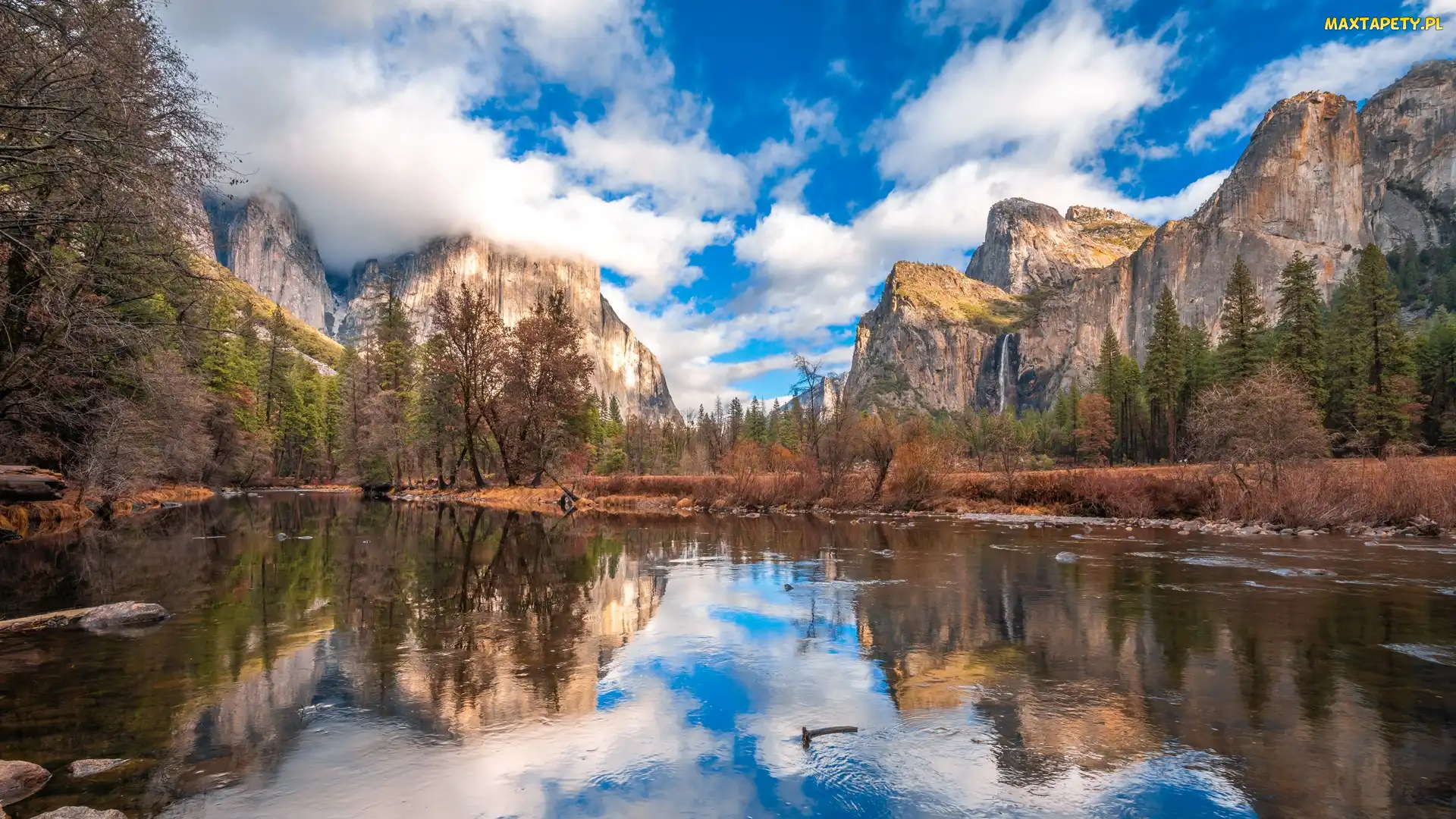 Kalifornia, Rzeka, Stany Zjednoczone, Góry Sierra Nevada, Drzewa, Park Narodowy Yosemite, Chmury, Merced River
