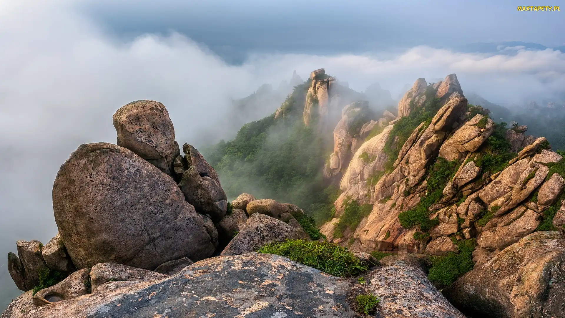 Skały, Park Narodowy Wolchulsan, Góry, Chmury, Prowincja Jeolla Południowa, Mgła, Korea Południowa, Góry Wolchulsan