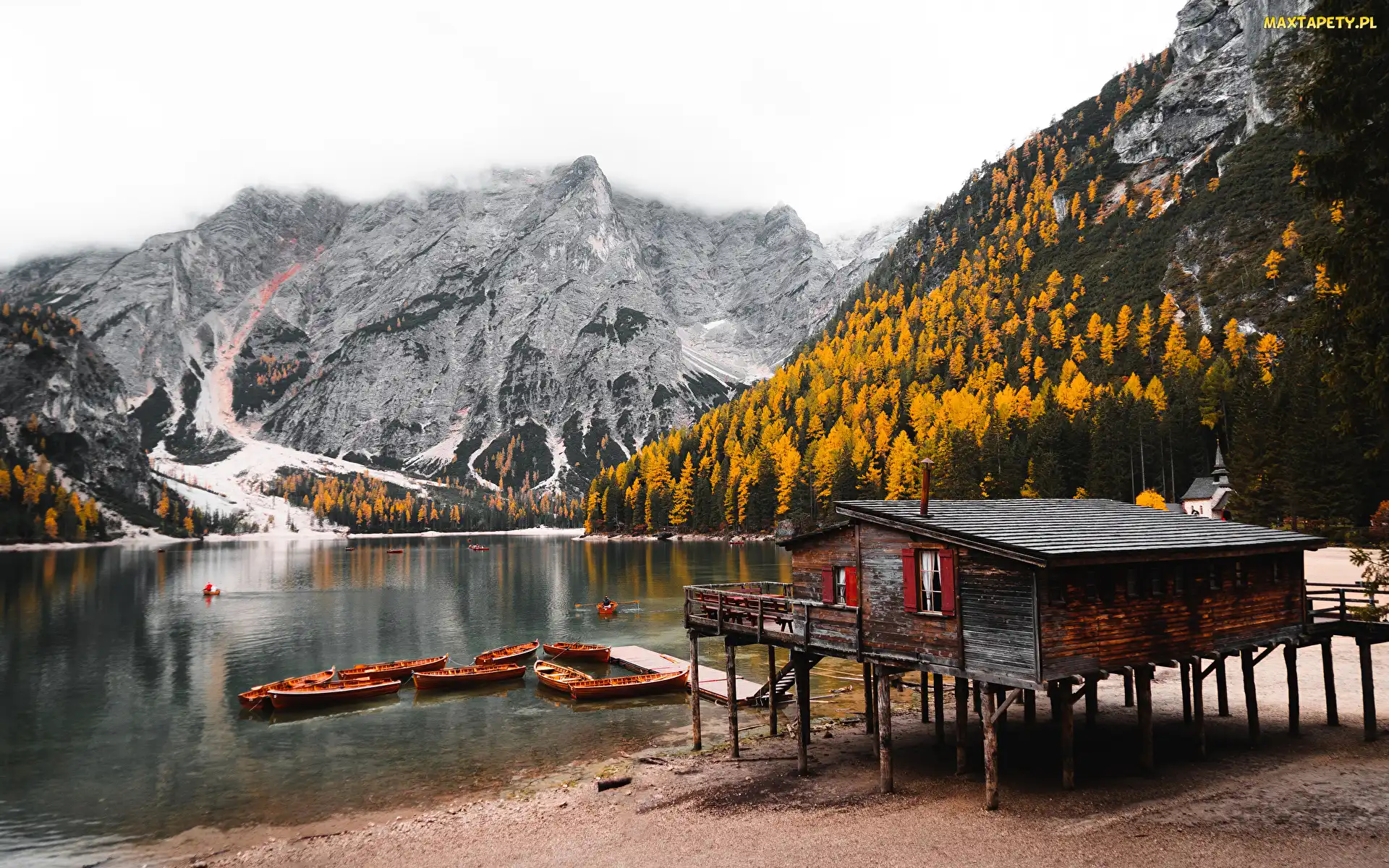 Dolomity, Drewniana, Włochy, Pragser Wildsee, Góry, Jezioro, Łódki, Chata