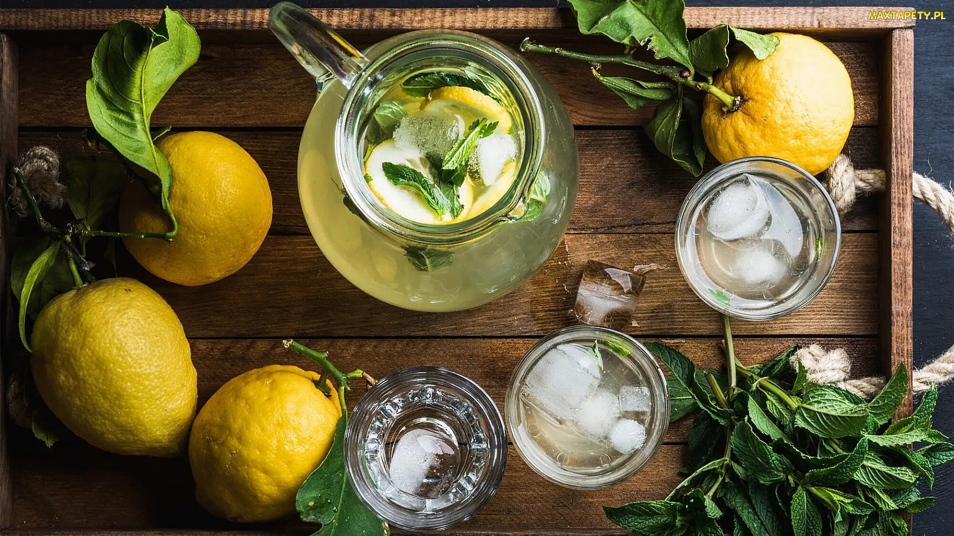 Lemoniada, Dzbanek Szklanki, Taca, Cytryny, Mięta, Kostki lodu