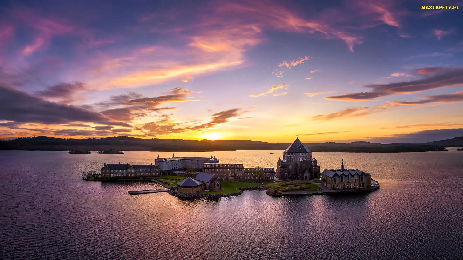 St Patrickss Purgatory, Czyściec świętego Patryka, Jezioro, Budowle, Zachód słońca, Irlandia, Lough Derg, Hrabstwo Donegal, Sanktuarium, Wyspa, Station Island