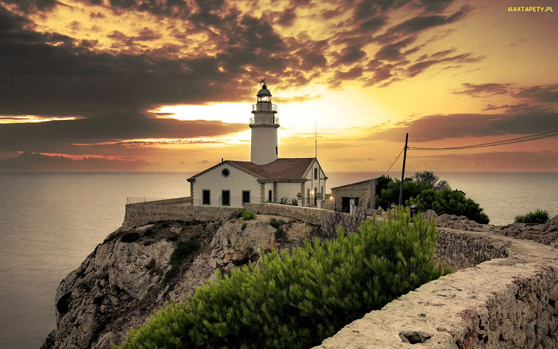 Rośliny, Faro Capdepera, Latarnia morska, Hiszpania, Cala Ratjada, Chmury, Majorka, Skały