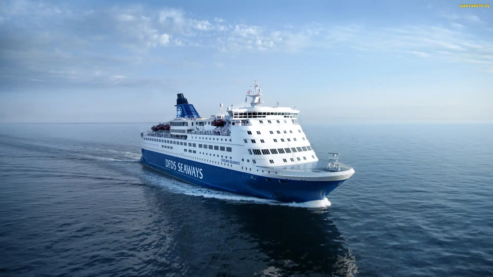 MS Crown Seaways, Morze, Statek pasażerski