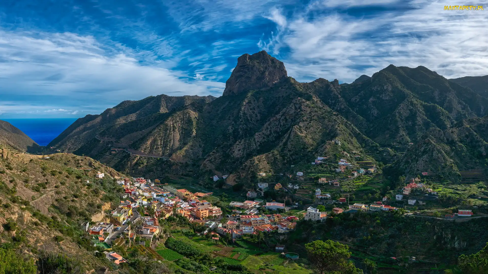 Góry, Wyspy Kanaryjskie, Domy, Hiszpania, Gomera, Vallehermoso, Szczyt Roque Cano, Dolina, Miasto