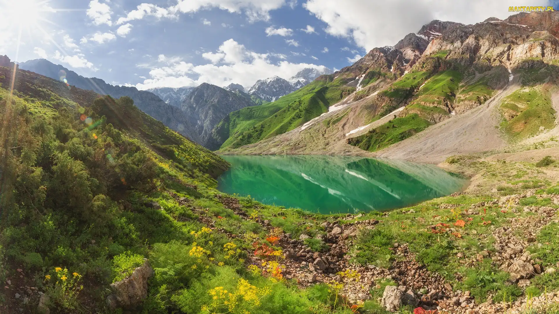 Uzbekistan, Chmury, Jezioro Badak, Góry, Drzewa, Promienie słońca