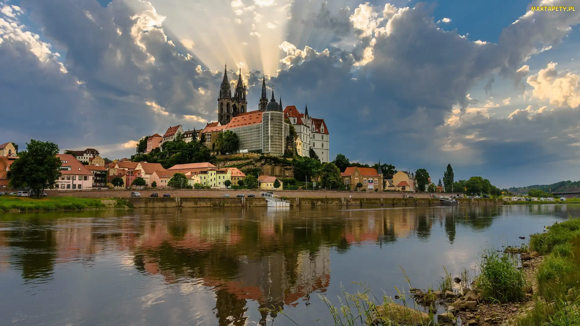 Zamek Albrechtsburg, Rzeka Łaba, Niemcy, Chmury, Drzewa, Miśnia, Domy
