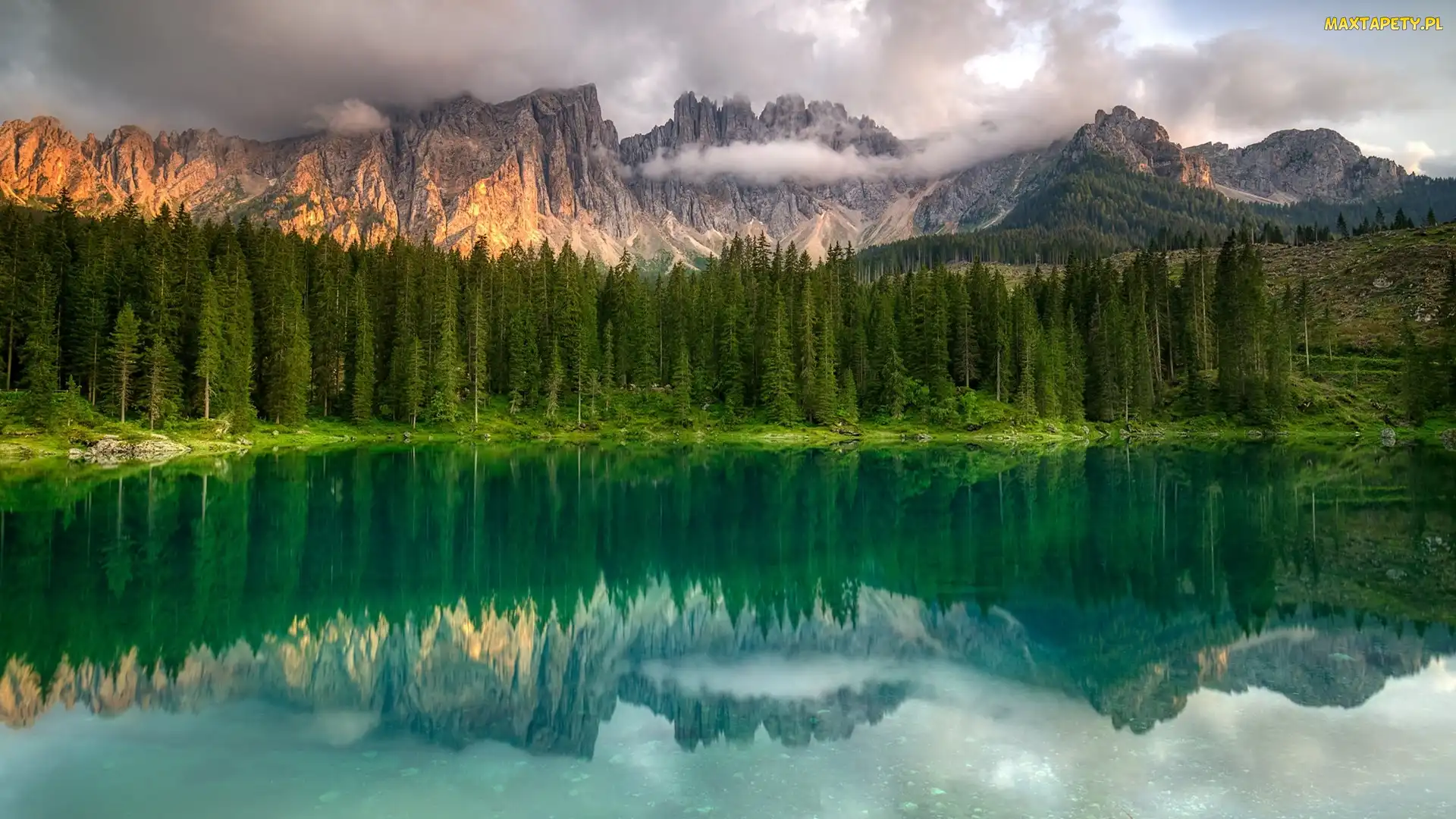 Włochy, Chmury, Drzewa, Południowy Tyrol, Góry, Lago di Carezza, Alpy, Dolomity, Jezioro, Las