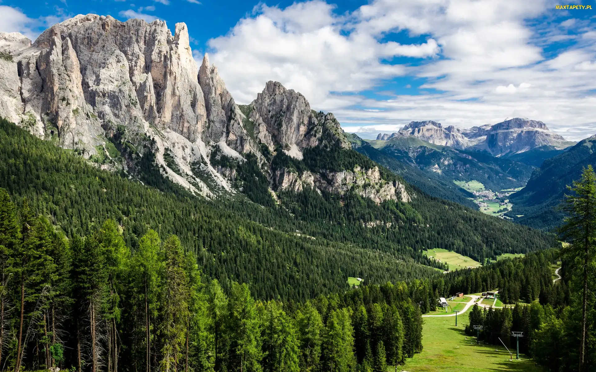 Góry, Dolomity, Prowincja Trydent, Włochy, Domy, Val di Fassa, Dolina, Lasy, Alpy