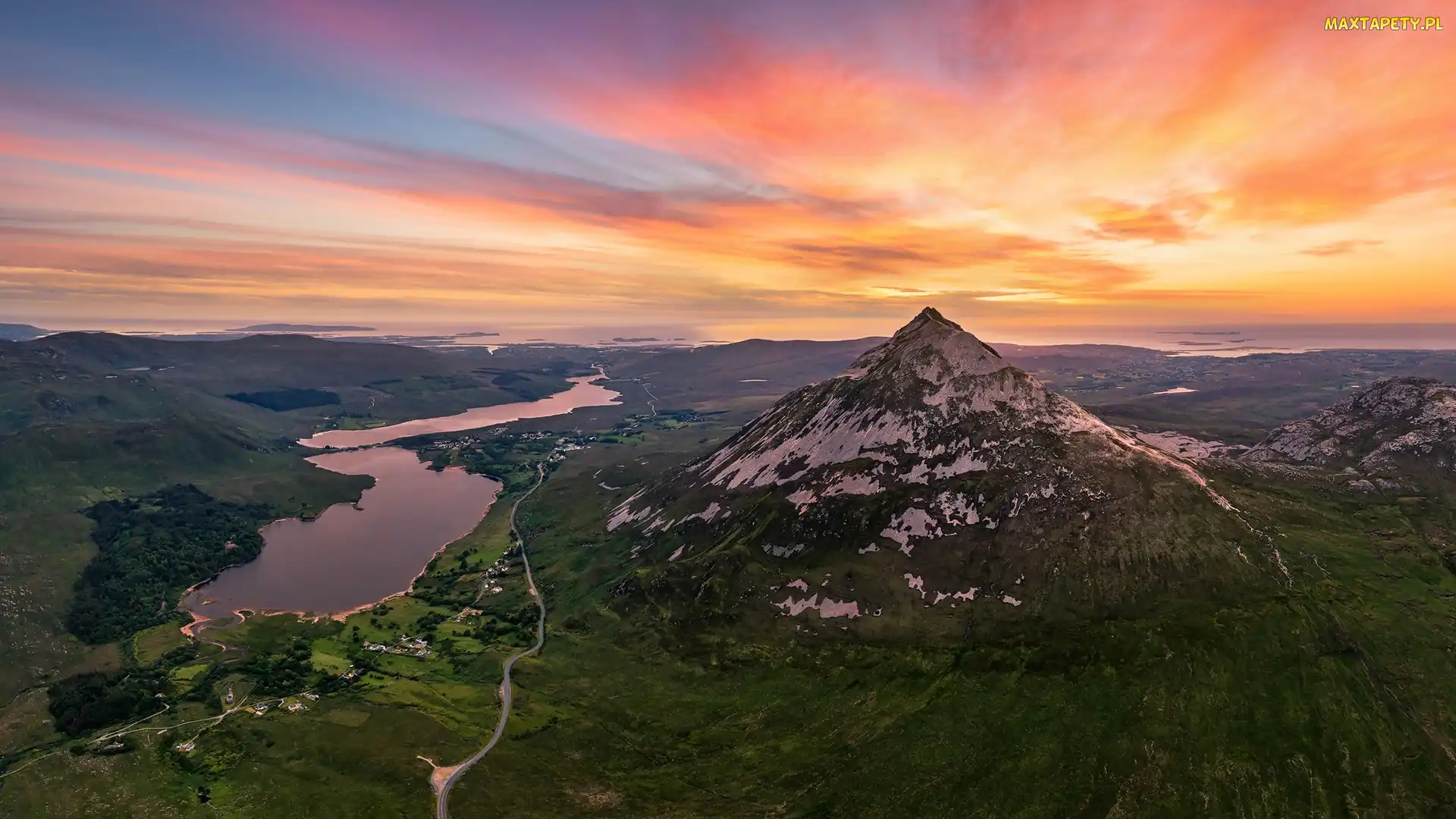 Góra Errigal, Donegal, Irlandia, Zachód słońca, Dunlewy Lough, Jeziora, Lough Nacung Upper, Góry Derryveagh