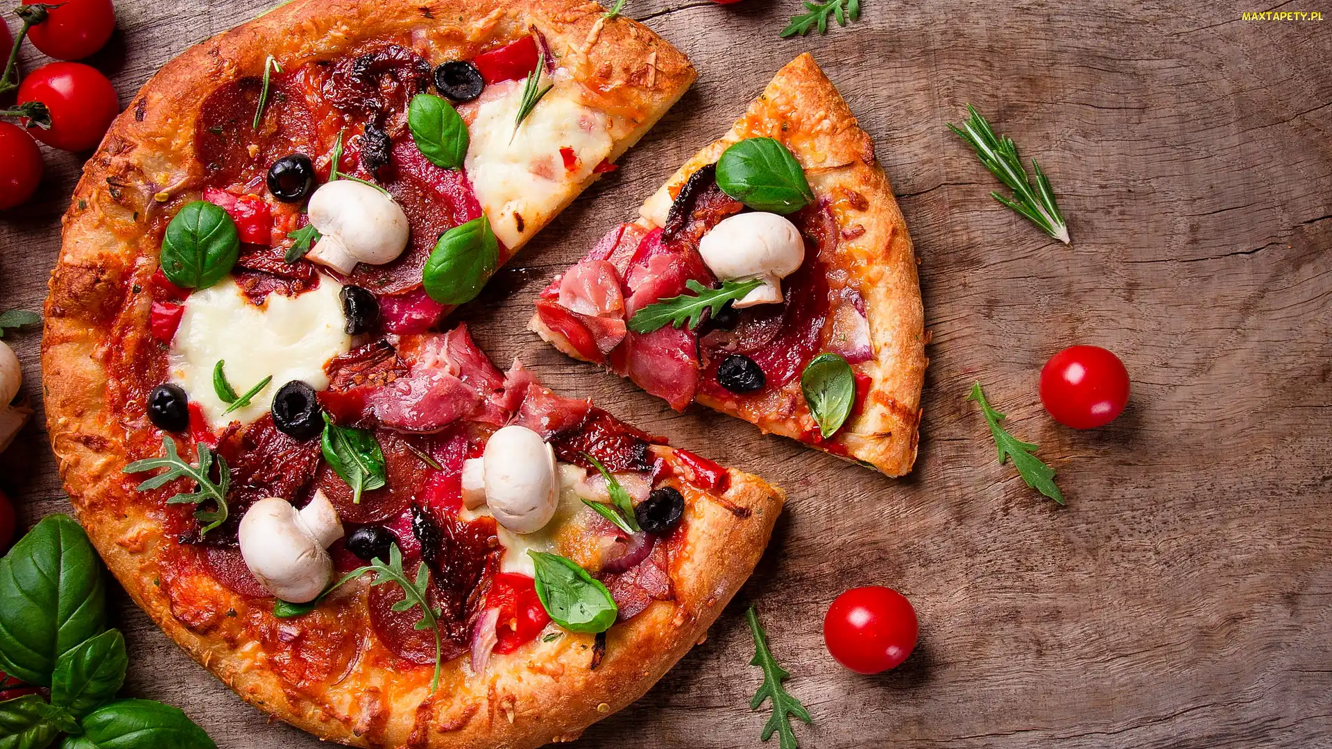 Szynka, Drewno, Pieczarki, Salami, Pizza