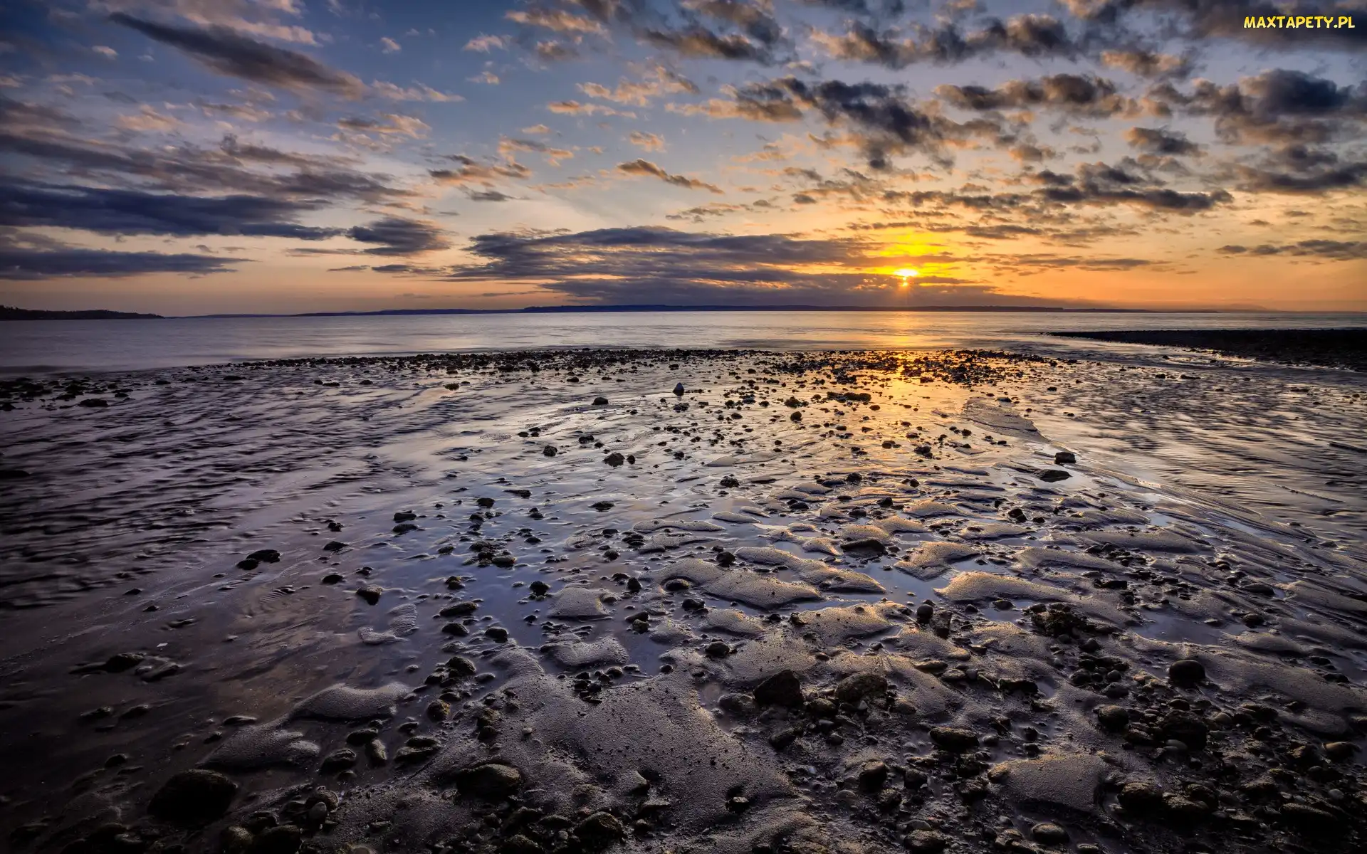 Zatoka, Zachód słońca, Chmury, Plaża, Morze