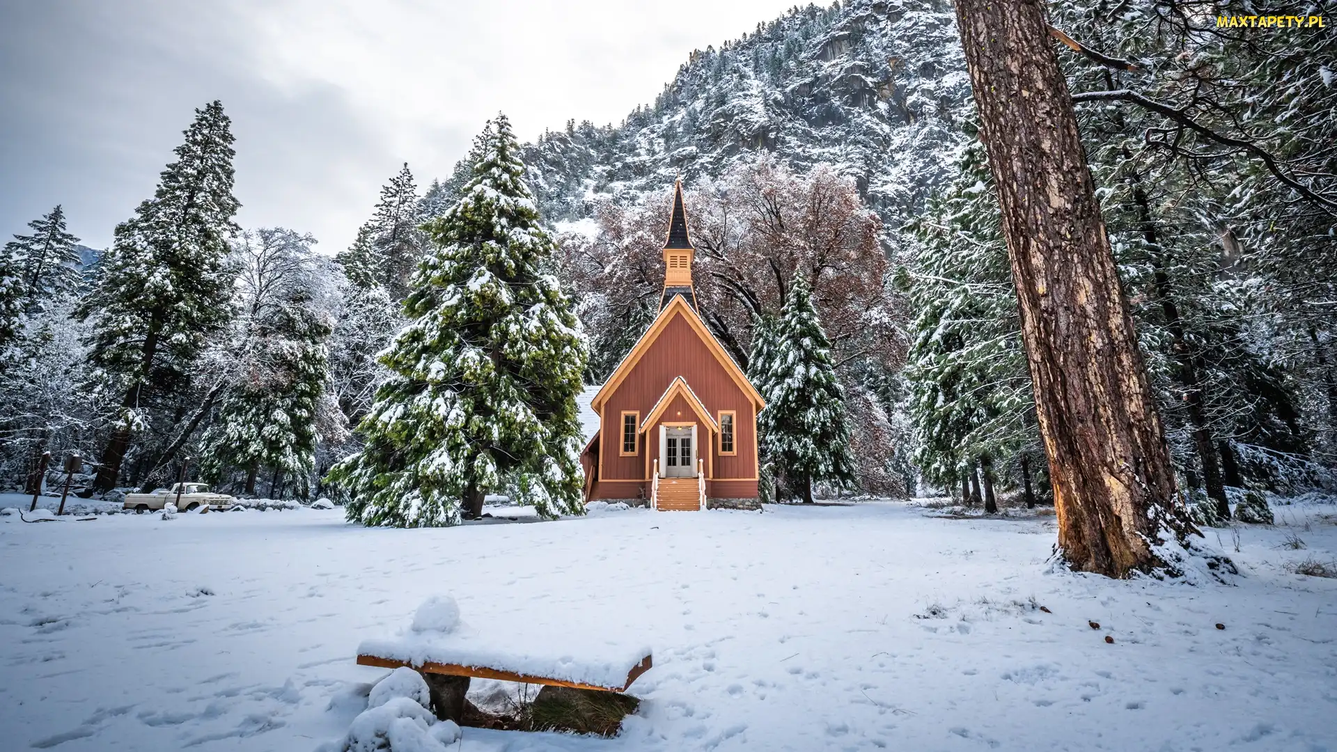 Zima, Stan Kalifornia, Las, Stany Zjednoczone, Park Narodowy Yosemite, Ławka, Drzewa, Kaplica, Kościółek