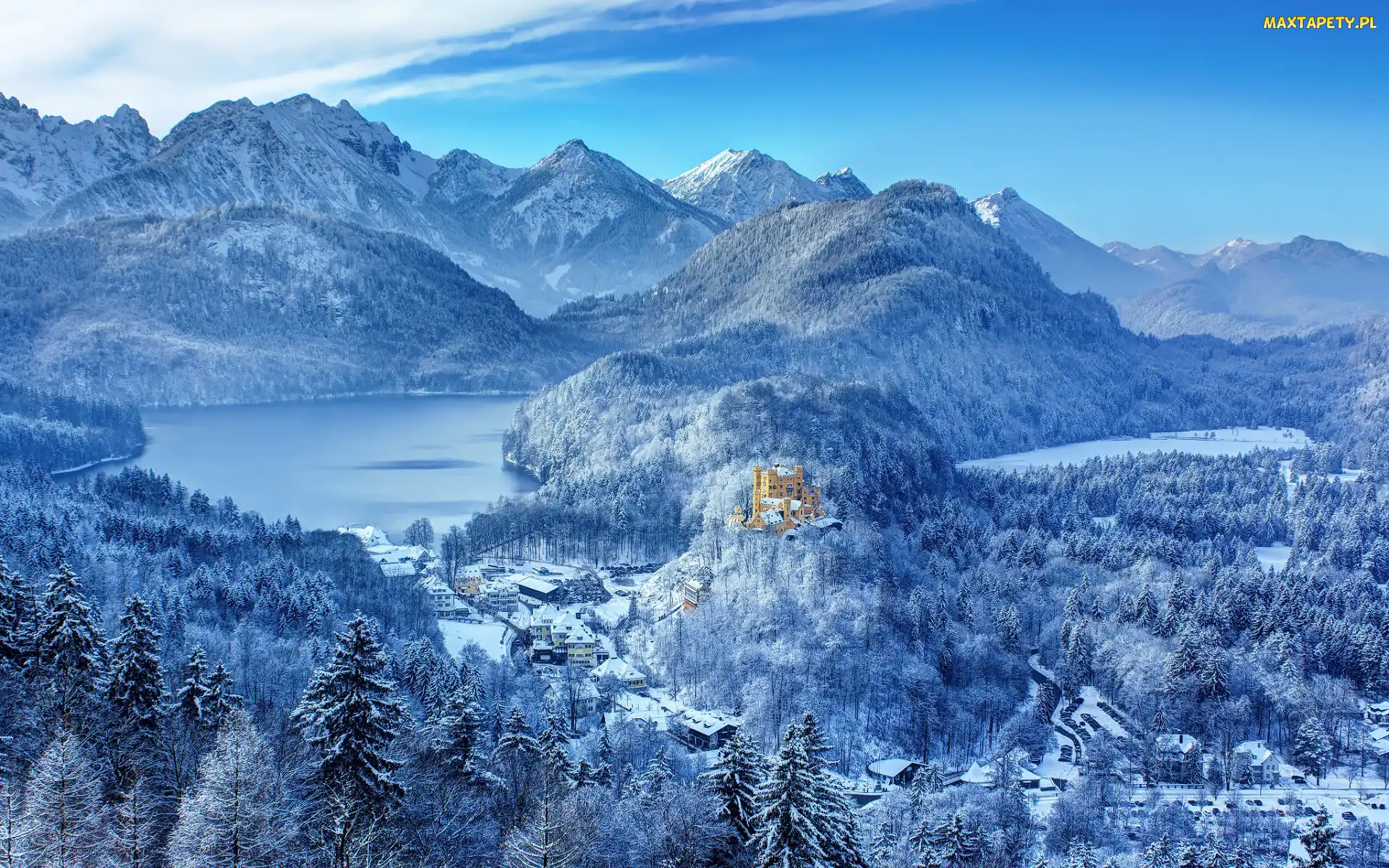 Niemcy, Lasy, Jezioro Alpsee, Drzewa, Zima, Góry, Zamek Hohenschwangau, Jezioro Schwan, Bawaria, Śnieg