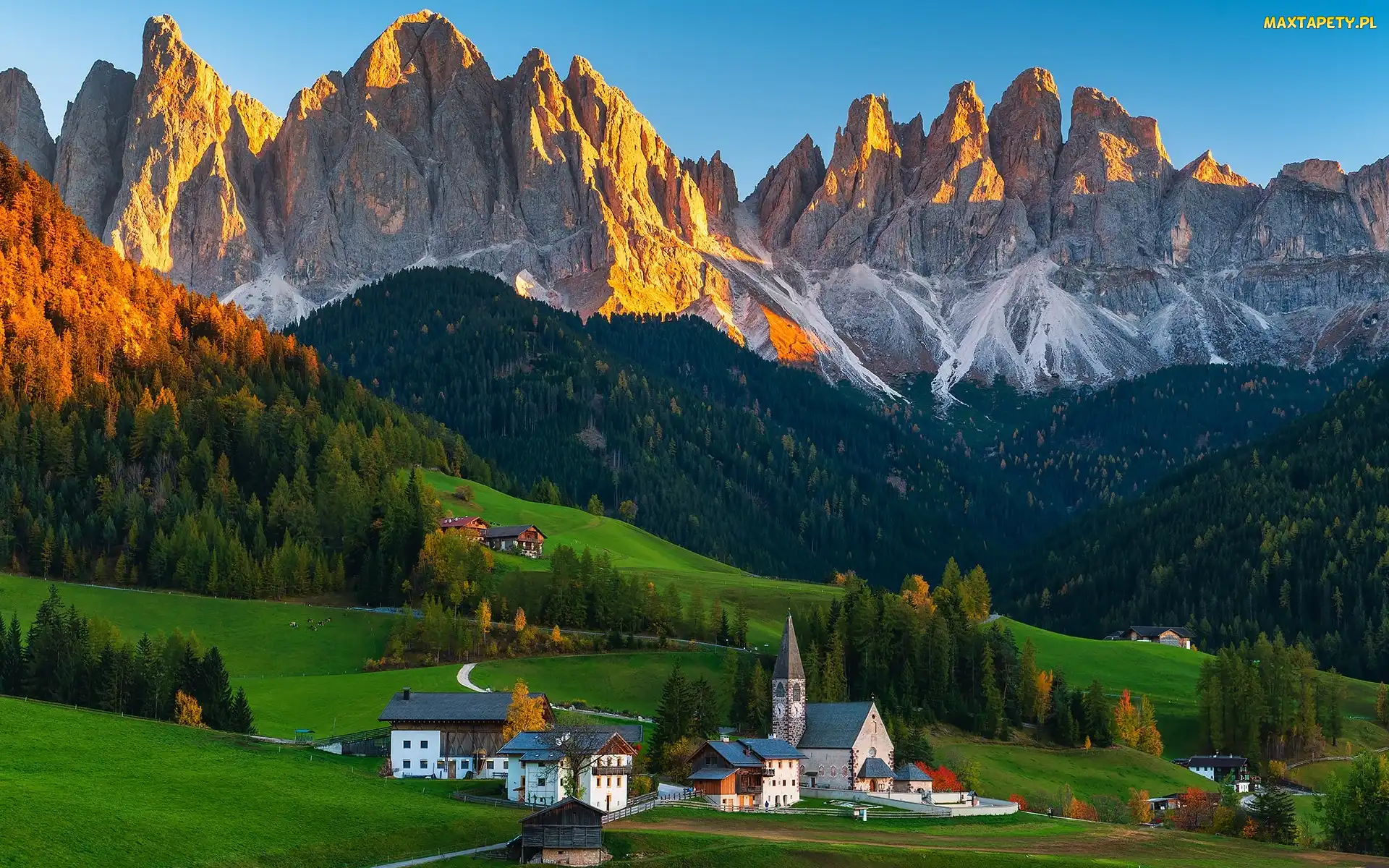 Dolina, Domy, Kościół, Włochy, Val di Funes, Santa Maddalena, Góry, Wieś, Dolomity, Lasy, Rozświetlone, Drzewa