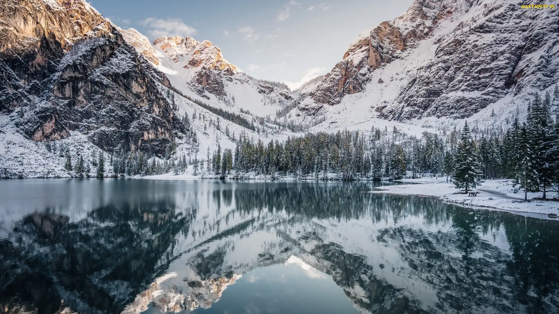 Drzewa, Pragser Wildsee, Południowy Tyrol, Zima, Jezioro, Włochy, Góry Dolomity