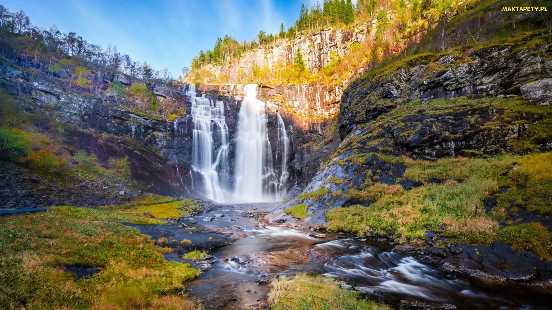 Skały, Granvin, Chmury, Norwegia, Drzewa, Rośliny, Wodospad, Skjervsfossen Waterfall, Rzeka
