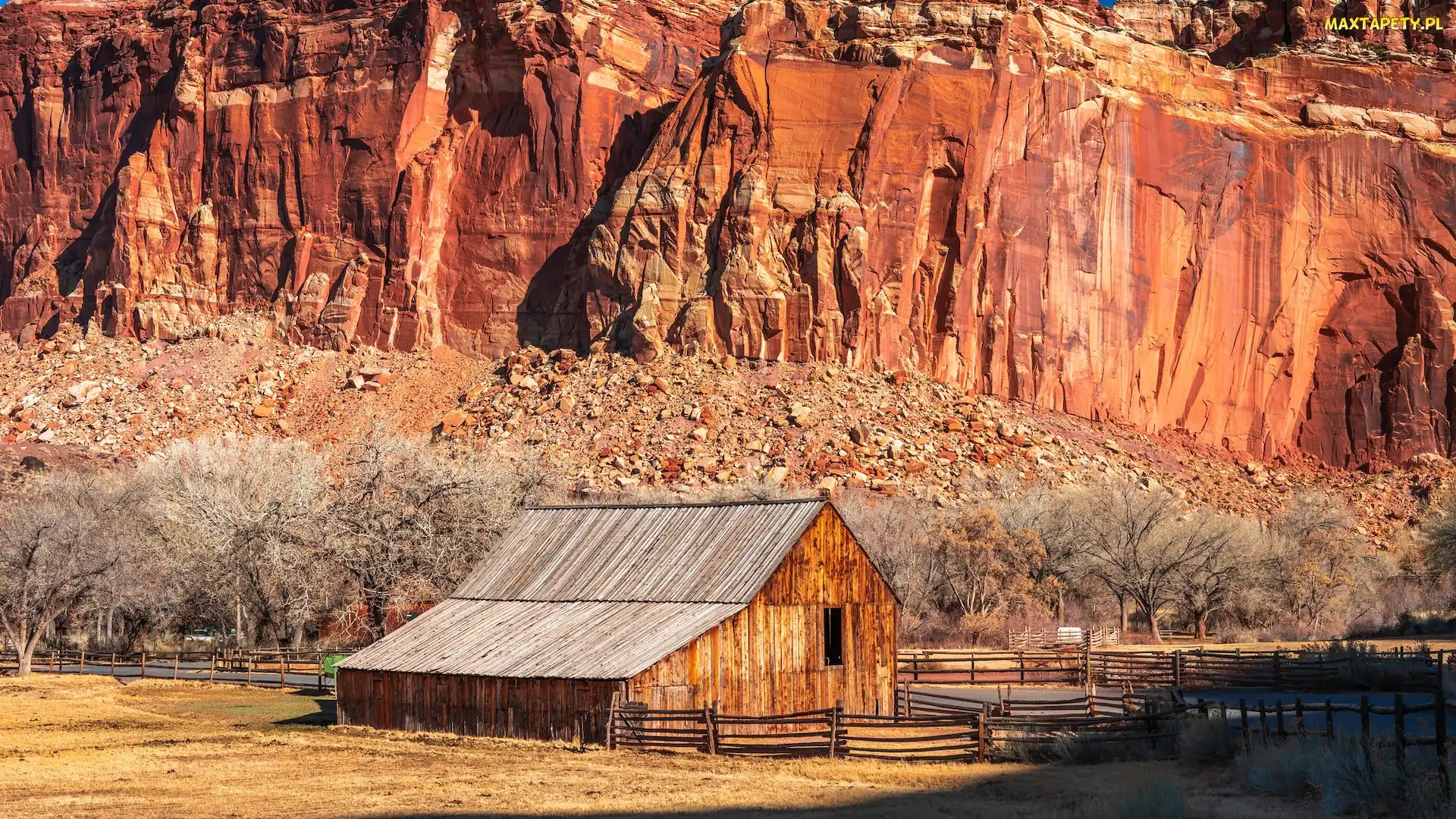 Stan Utah, Drzewa, Park Narodowy Capitol Reef, Skały, Dom, Stany Zjednoczone, Ogrodzenie, Drewniany