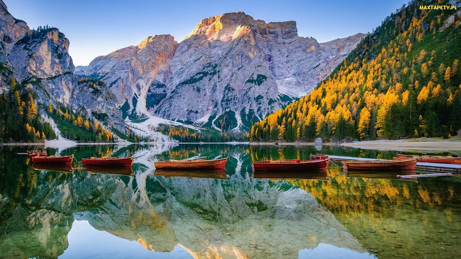 Odbicie, Łódki, Dolomity, Drzewa, Jezioro, Południowy Tyrol, Pragser Wildsee, Lago di Braies, Włochy, Góry