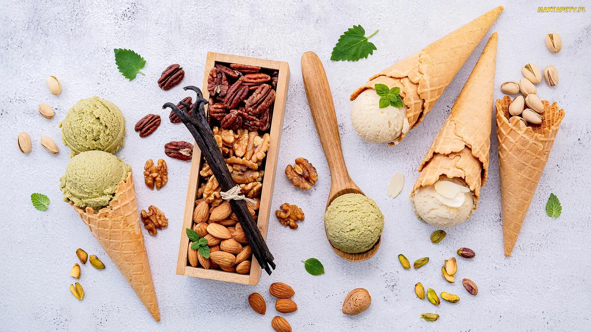 Lody, Rożki, Migdały, Pistacje, Orzechy, Wafelki