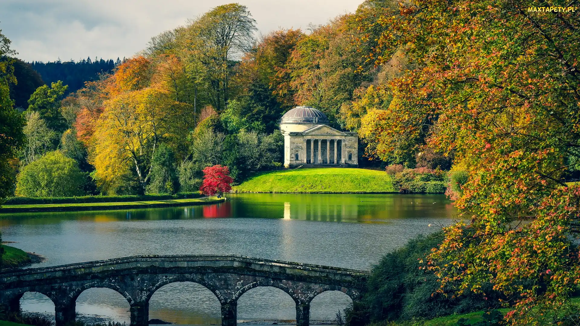 Anglia, Rezydencja Stourhead, Ogród, Wiltshire, Most, Jezioro, Drzewa, Budowla, Jesień, Panteon