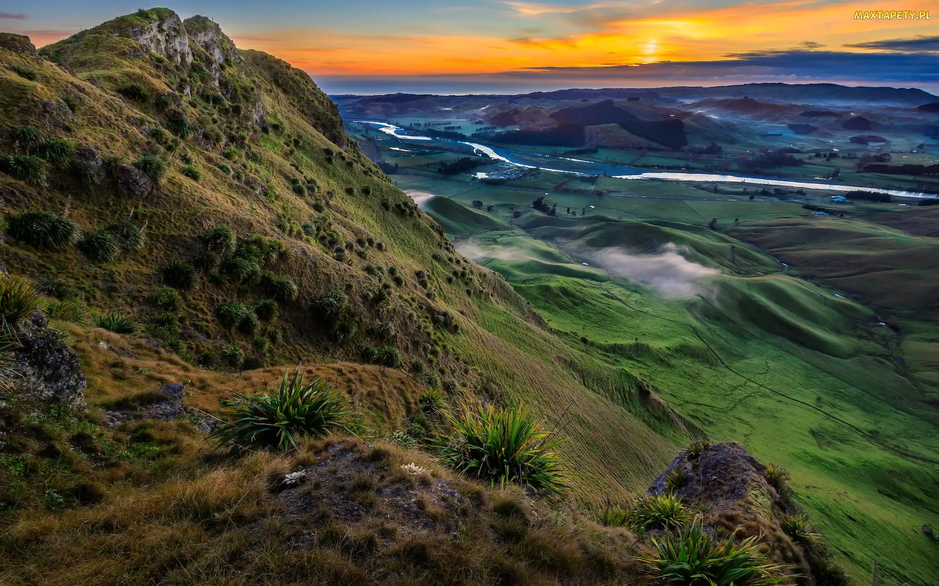 Region Hawkes Bay, Wzgórza, Nowa Zelandia, Góry Te Mata Peak, Wschód słońca, Rzeka Tukituki River, Dolina, Góry