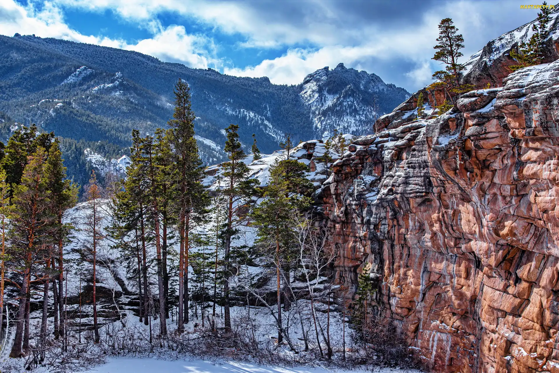 Park Narodowy Karkaraly, Śnieg, Skały, Kazachstan, Sosny, Góry, Drzewa