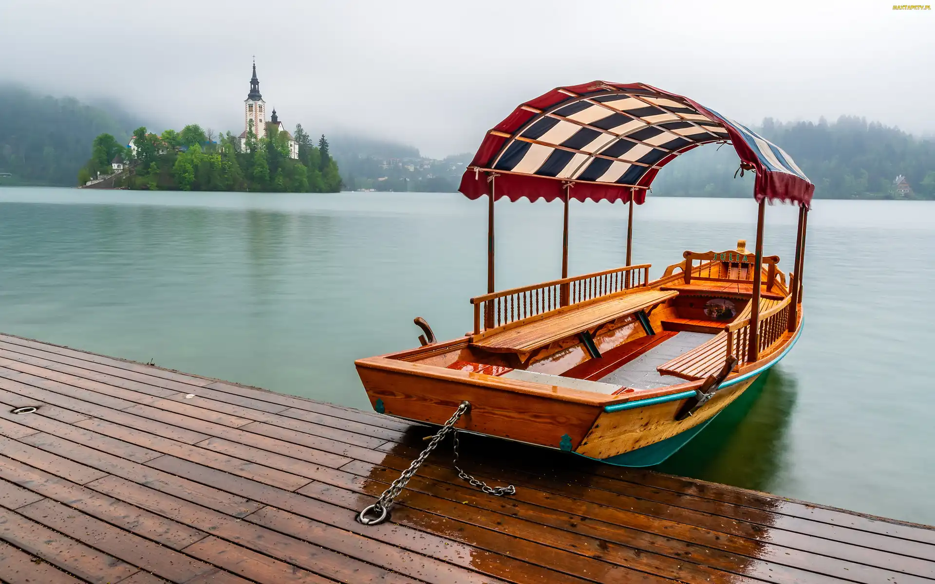 Mgła, Jezioro, Wyspa Blejski Otok, Bled, Słowenia, Łódka, Góry Alpy Julijskie, Kościół Zwiastowania Marii Panny, Lasy, Pomost
