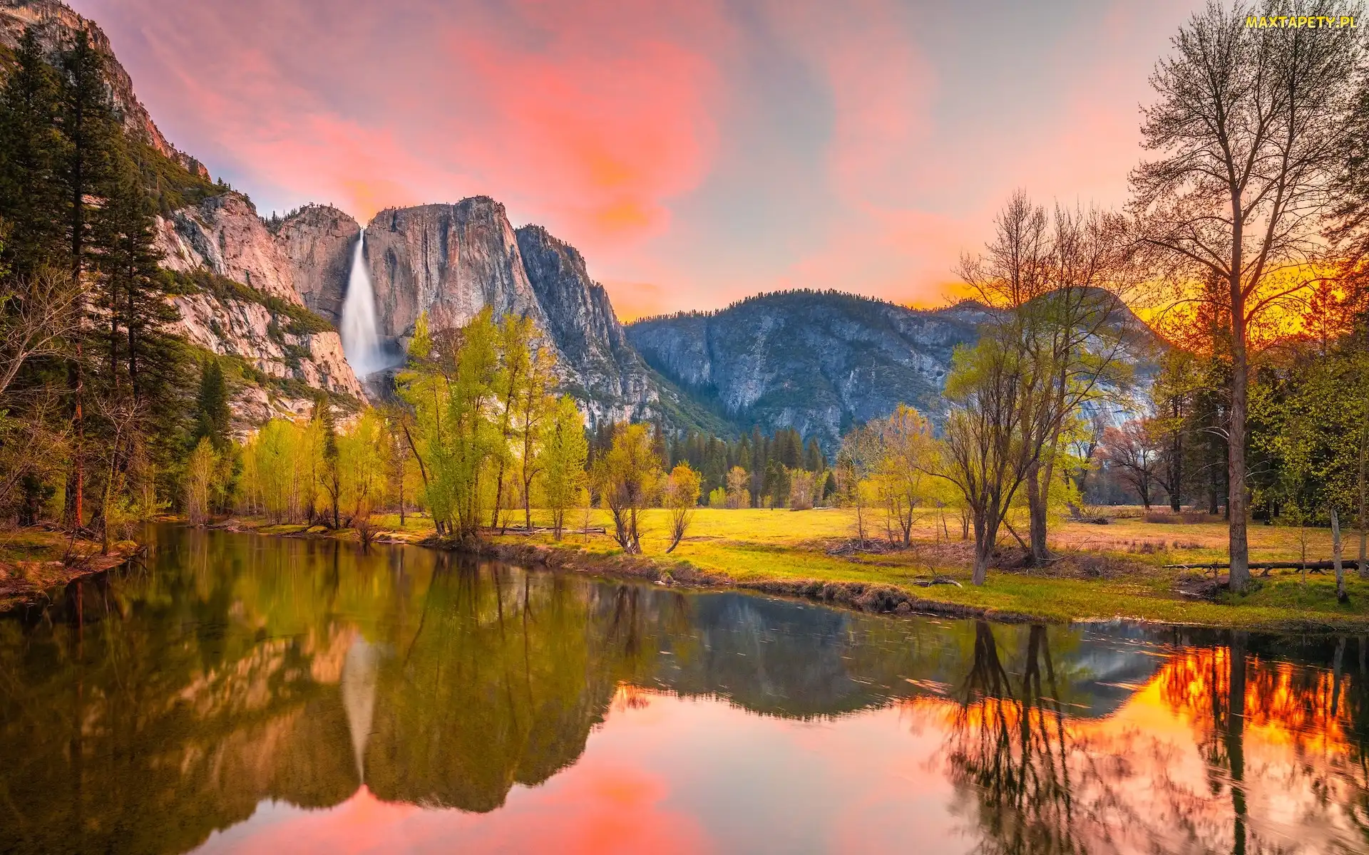 Odbicie, Merced River, Rzeka, Drzewa, Park Narodowy Yosemite, Kalifornia, Góry, Sierra Nevada, Stany Zjednoczone, Wodospad