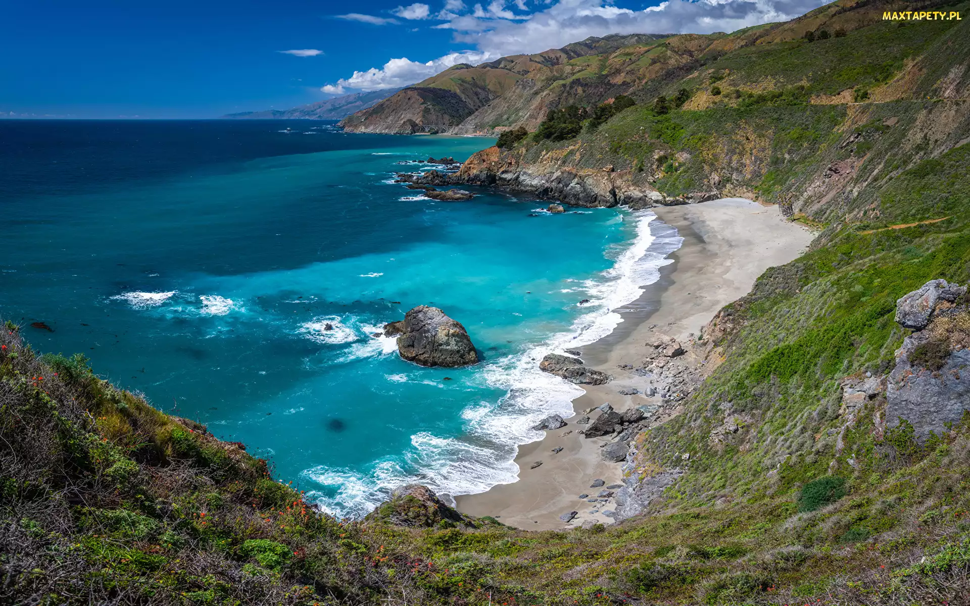 Stany Zjednoczone, Region Big Sur, Chmury, Kalifornia, Góry, Skały, Wybrzeże, Plaża, Morze, Kwiaty
