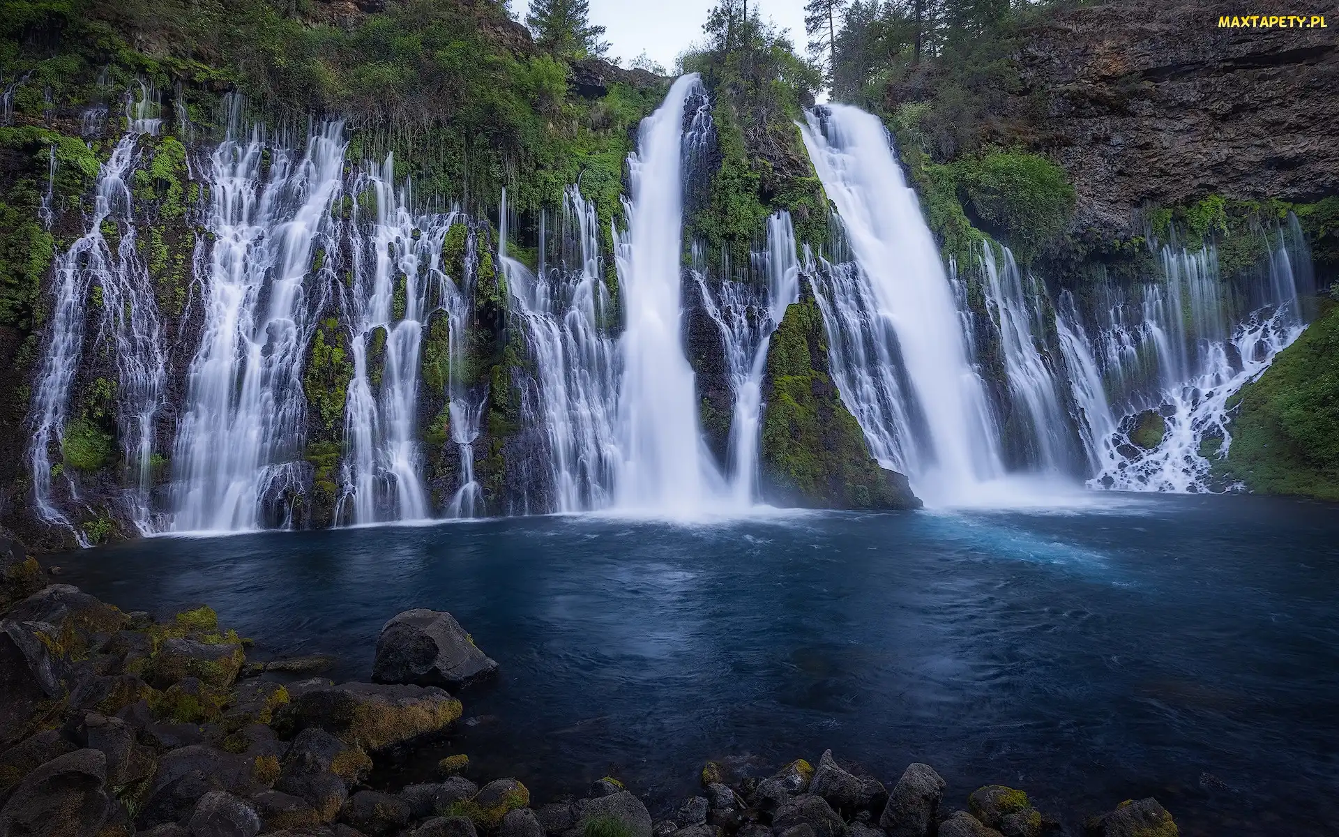 Burney Falls, Stany Zjednoczone, Kalifornia, Skały, Wodospad