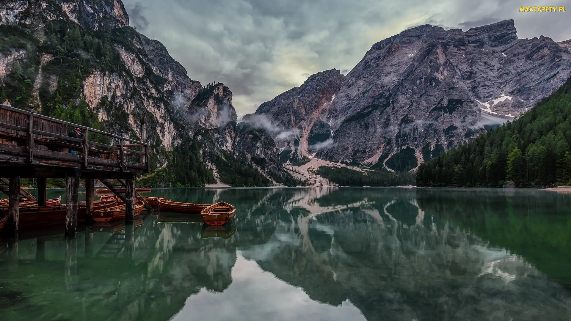 Włochy, Łódki, Dolomity, Chmury, Pomost, Góry, Jezioro, Pragser Wildsee, Lago di Braies