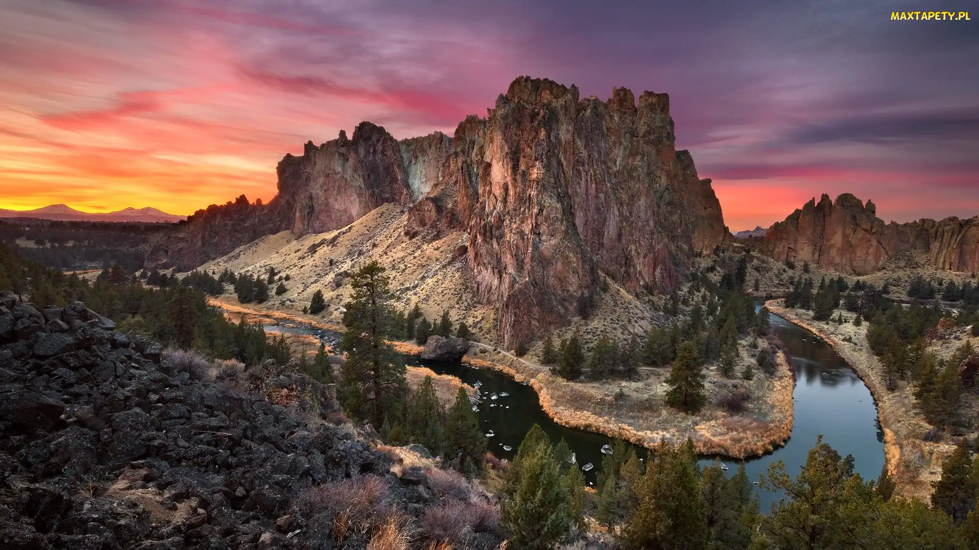 Stany Zjednoczone, Crooked River, Drzewa, Zachód słońca, Rzeka, Skały, Stan Oregon, Park stanowy Smith Rock, Góry