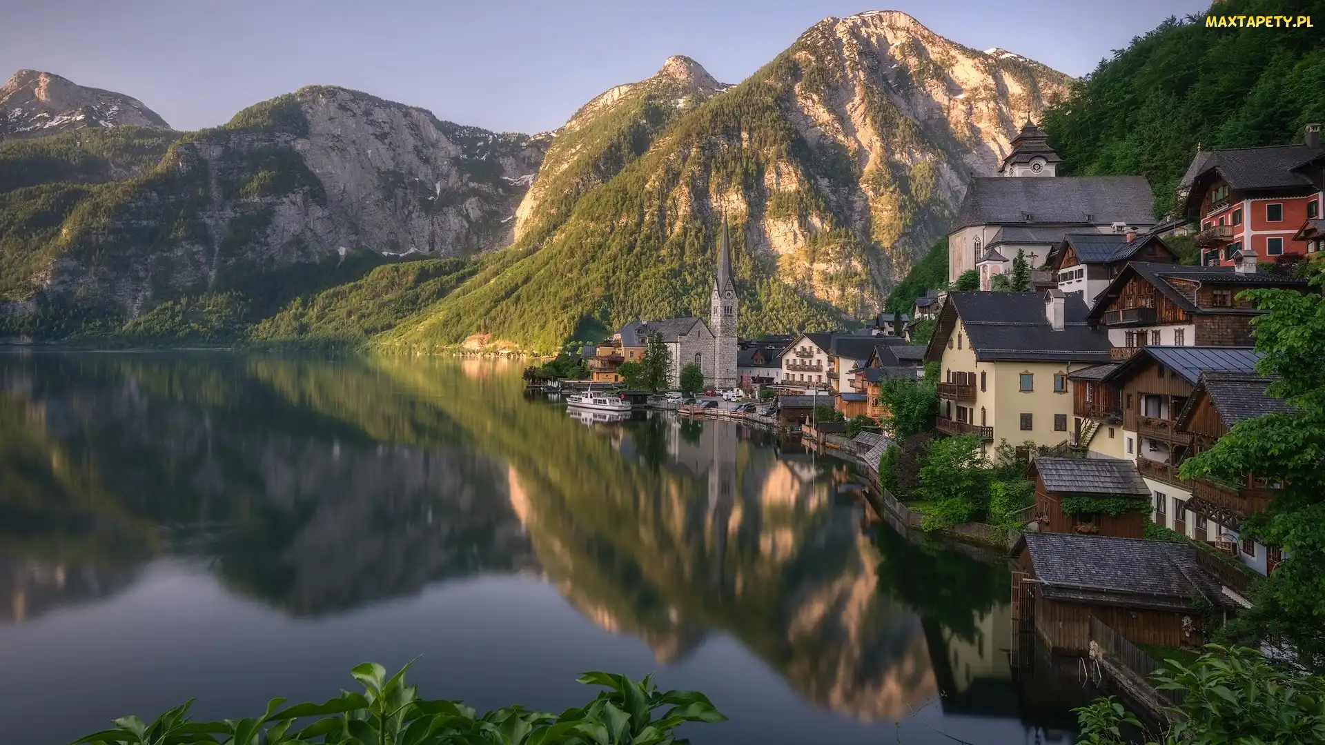 Jezioro Hallstattersee, Alpy Salzburskie, Miasteczko, Domy, Góry, Austria, Hallstatt