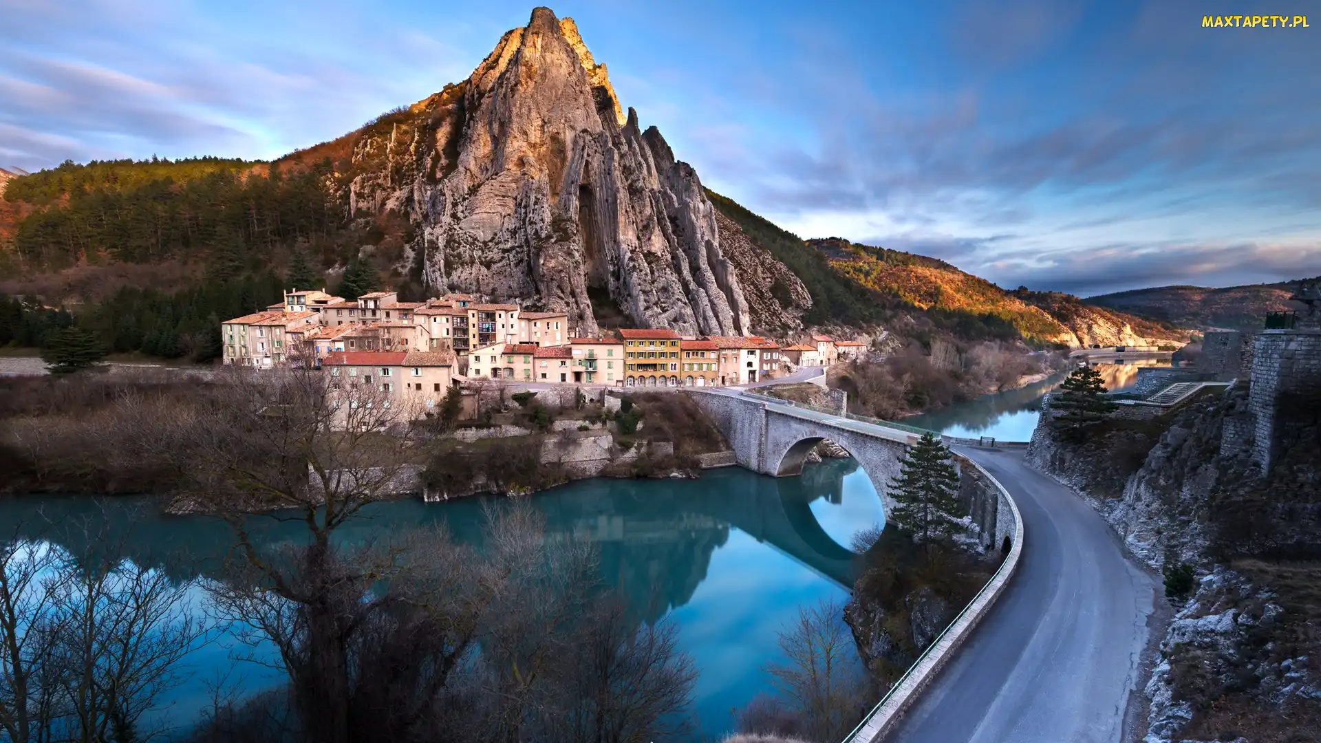 Prowansja, Rzeka Durance, Francja, Skała Sisteron, Domy, Sisteron, Drzewa, Most