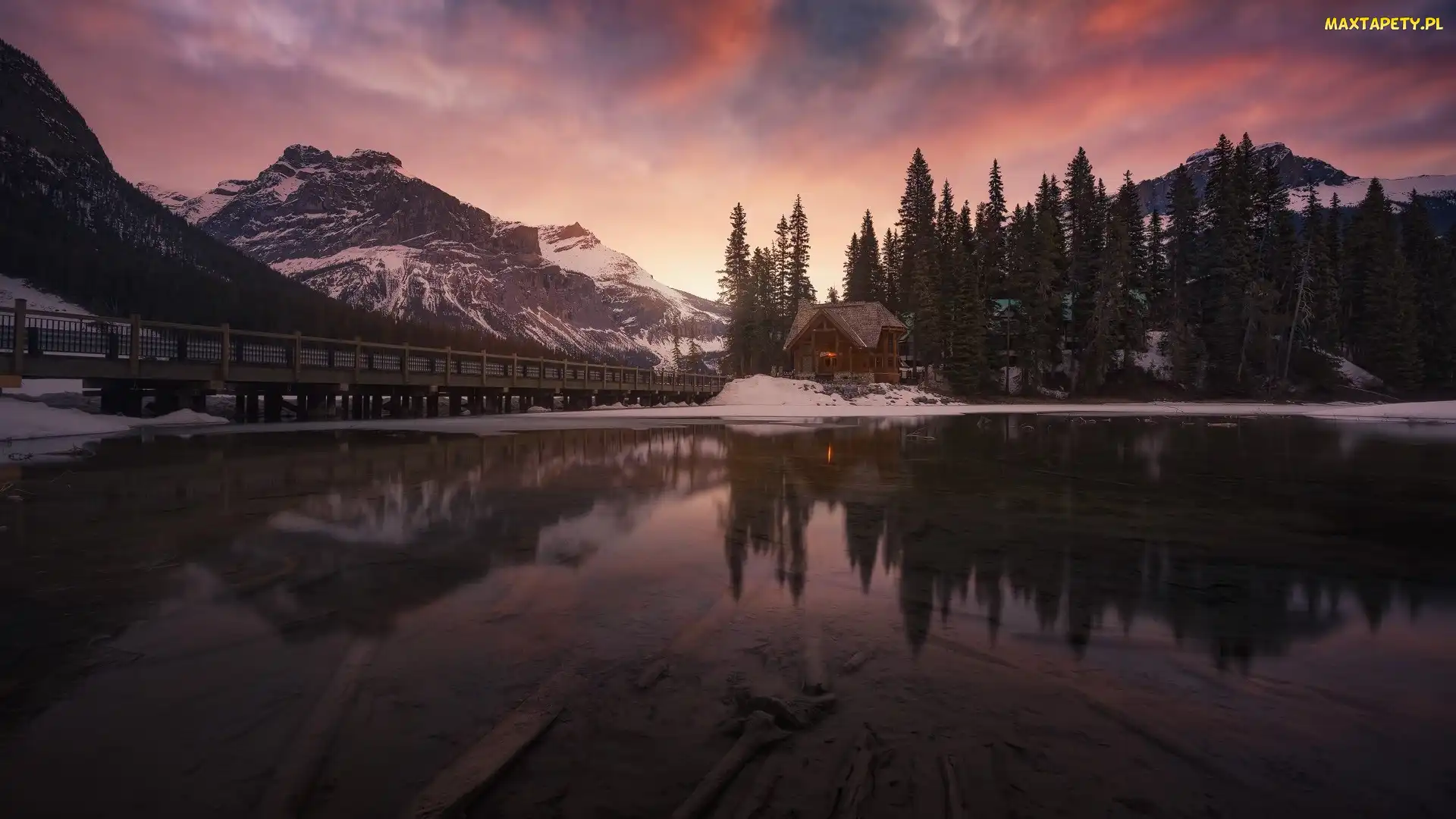 Góry, Drzewa, Park Narodowy Yoho, Jezioro, Chmury, Kanada, Zima, Prowincja Kolumbia Brytyjska, Emerald Lake, Dom, Most