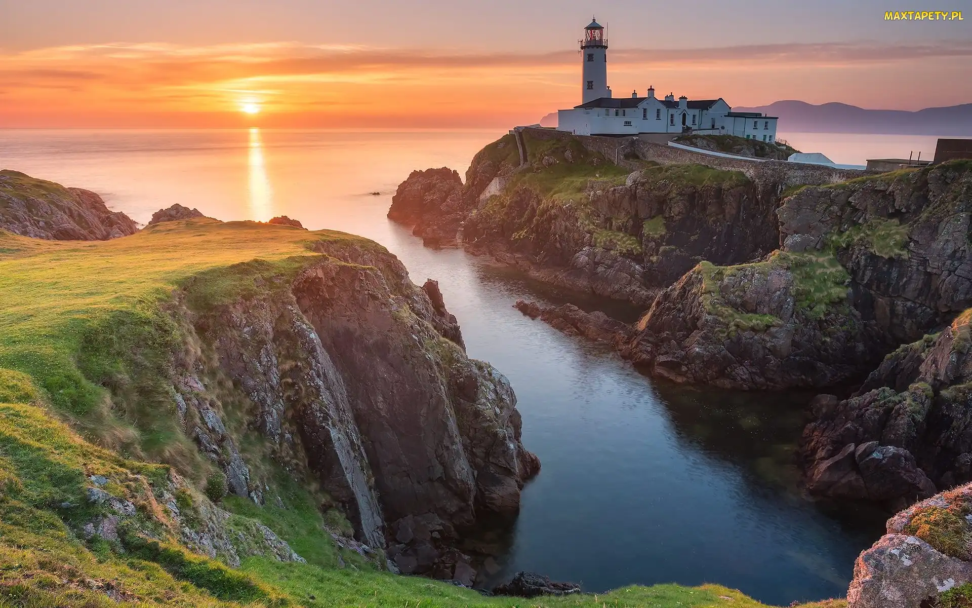 Fanad Head Lighthouse, Zachód słońca, Latarnia morska, Skały, Hrabstwo Donegal, Morze, Irlandia, Portsalon
