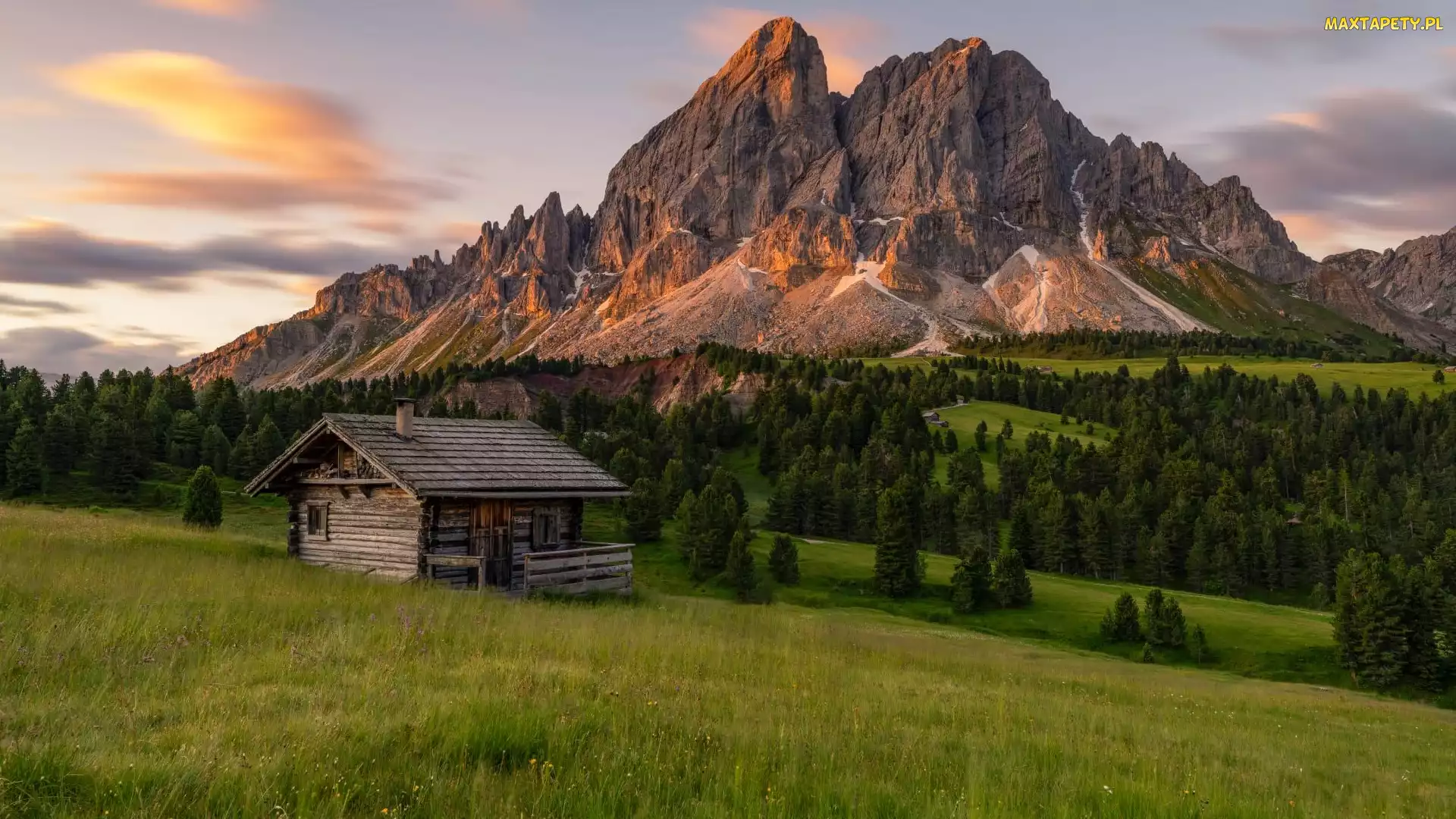 Góra Peitlerkofel, Dom, Góry, Drzewa, Południowy Tyrol, Dolomity, Włochy, Chmury