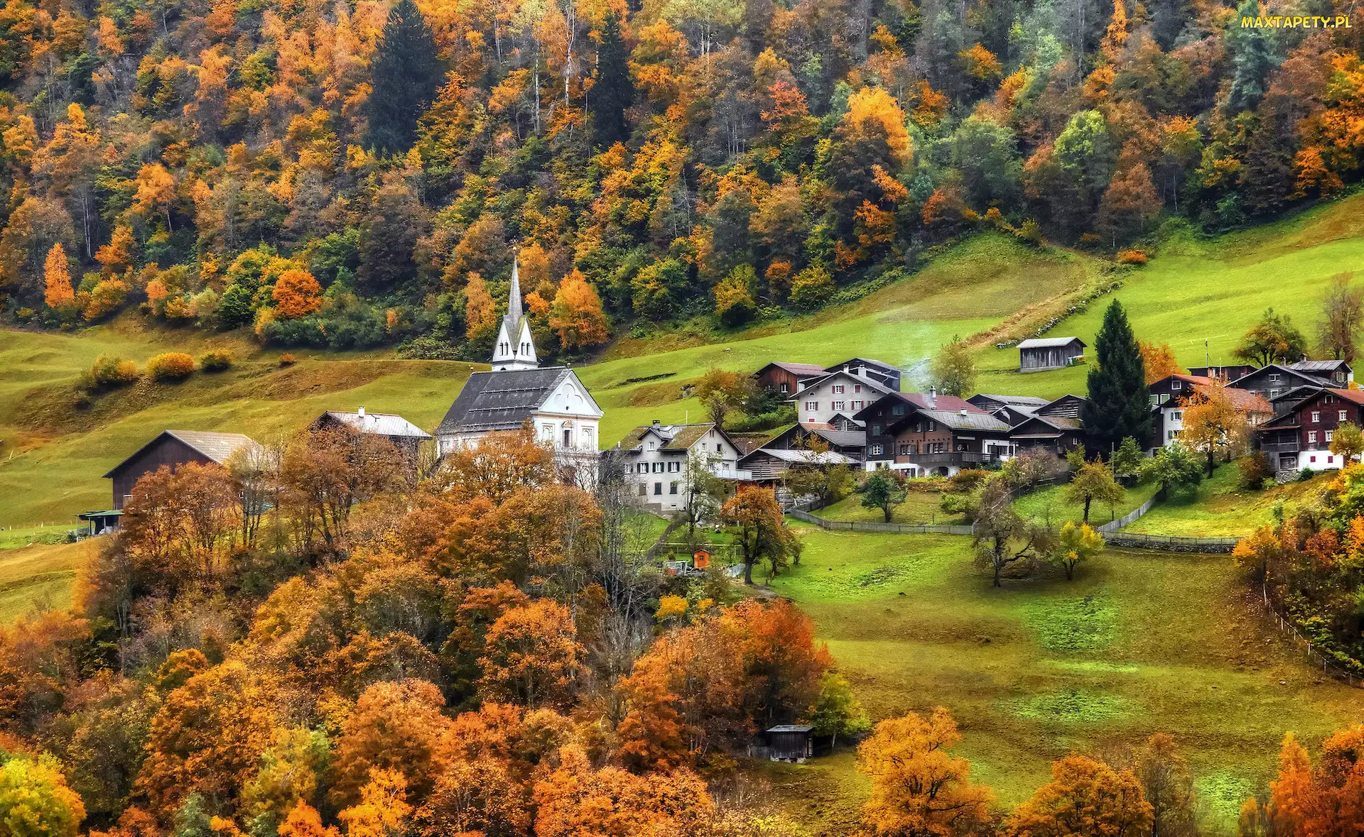 Szwajcaria, Domy, Jesień, Drzewa, Kościół, Alpy, Kanton Graubunden, Region Surselva, Góry
