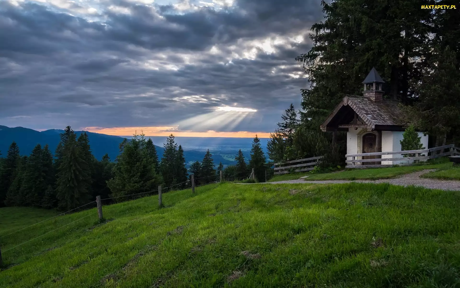 Góry, Drzewa, Kaplica