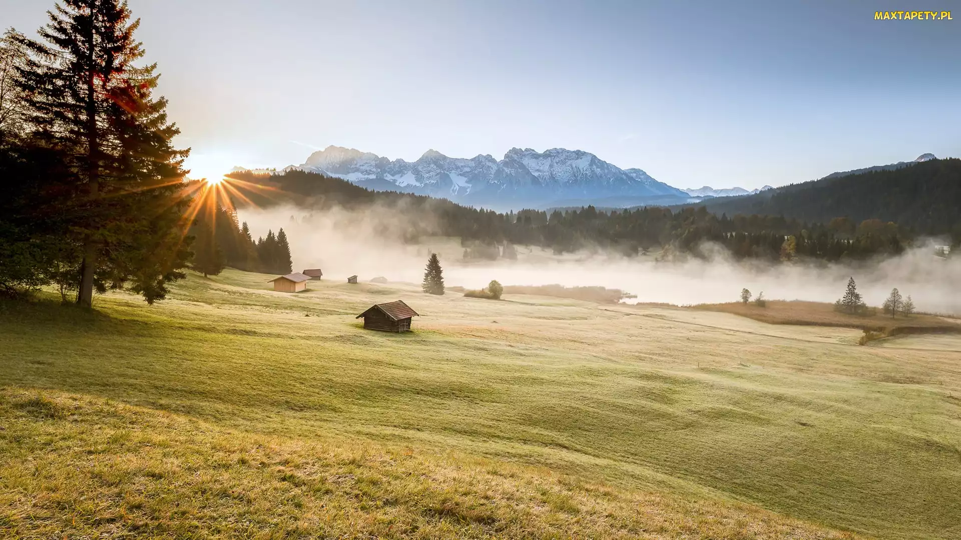 Drzewa, Drewniany, Promienie słońca, Jezioro Geroldsee, Dom, Niemcy, Mgła, Bawaria, Las, Góry Karwendel, Miejscowość Krun
