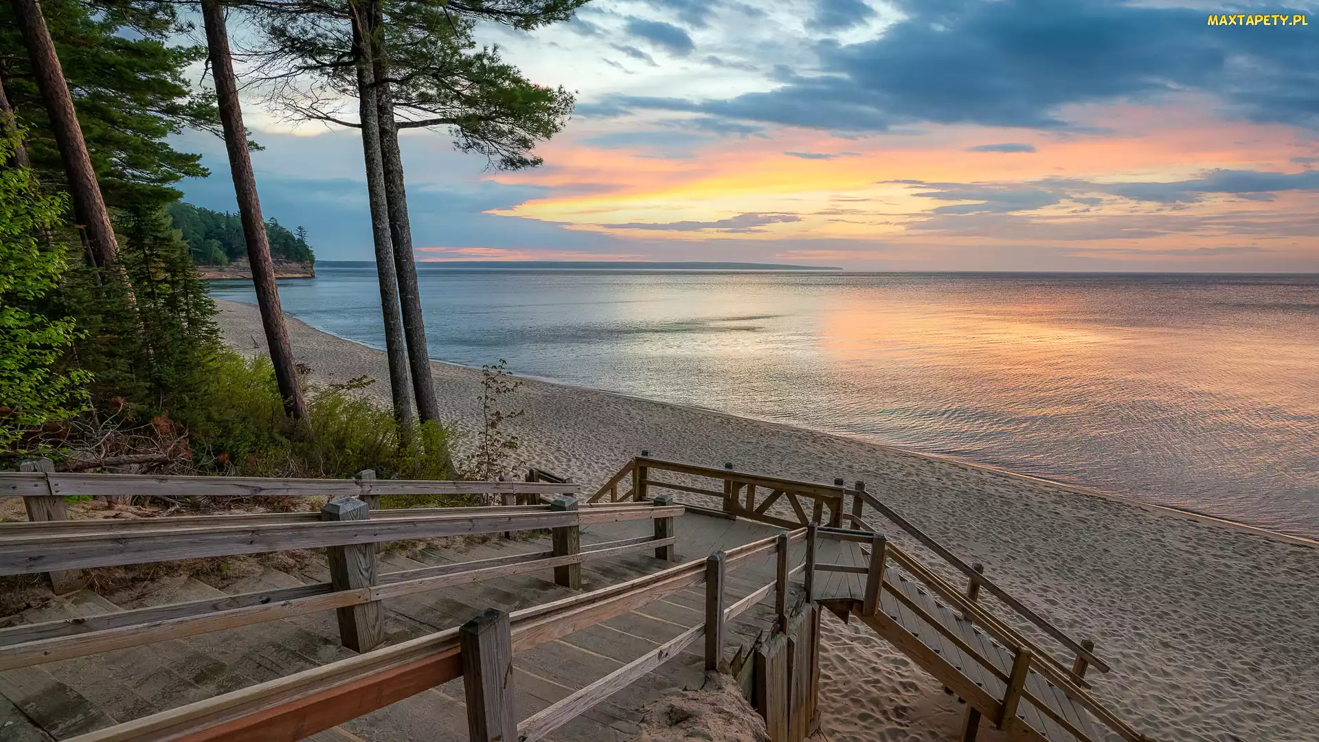 Plaża, Drzewa, Schody, Sosny, Jezioro, Michigan, Lake Superior, Miners Beach, Stany Zjednoczone, Wschód słońca