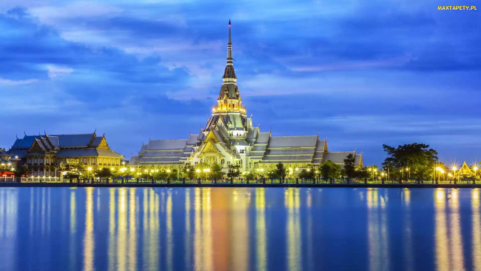 Wat Sothon Wararam Worawihan, Tajlandia, Prowincja Chachoengsao, Rzeka Bang Pakong, Świątynia