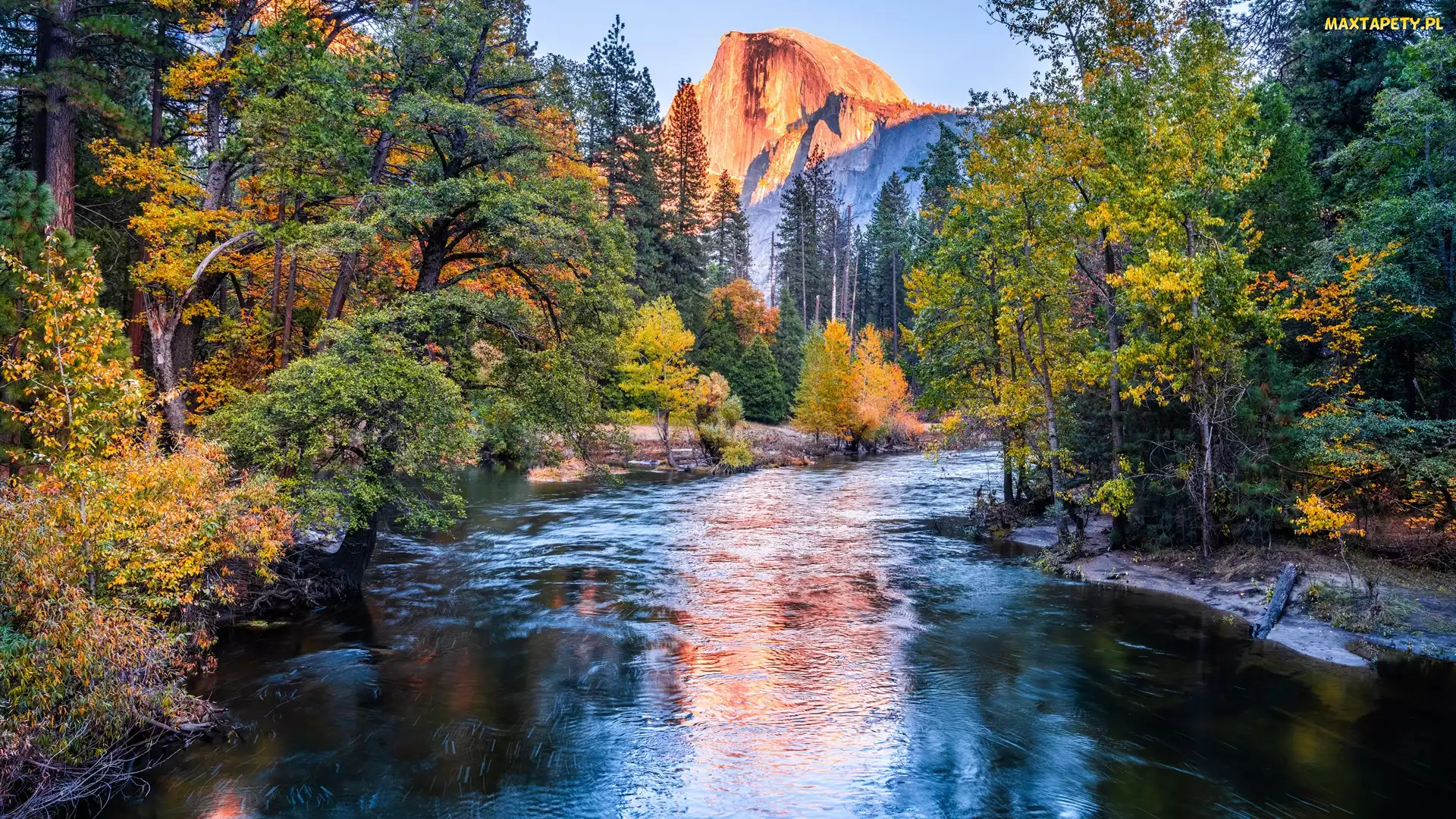 Stany Zjednoczone, Jesień, Las, Kalifornia, Szczyt Half Dome, Góry, Rzeka, Merced River, Park Narodowy Yosemite, Drzewa