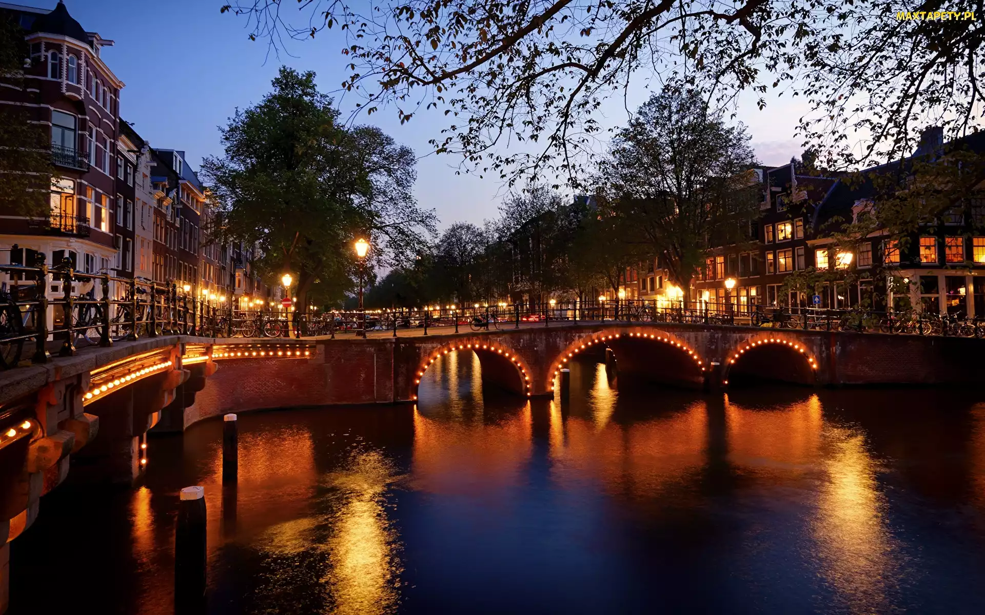 Amsterdam, Kanał, Most, Latarnie, Holandia